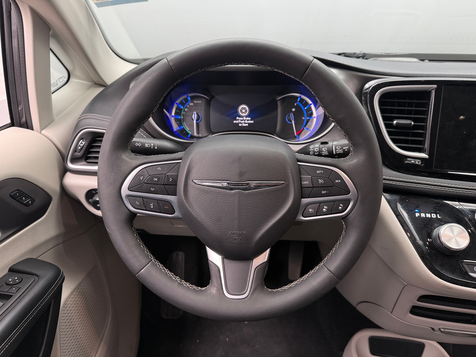 Thumbnail: 2022 Chrysler Pacifica - 4