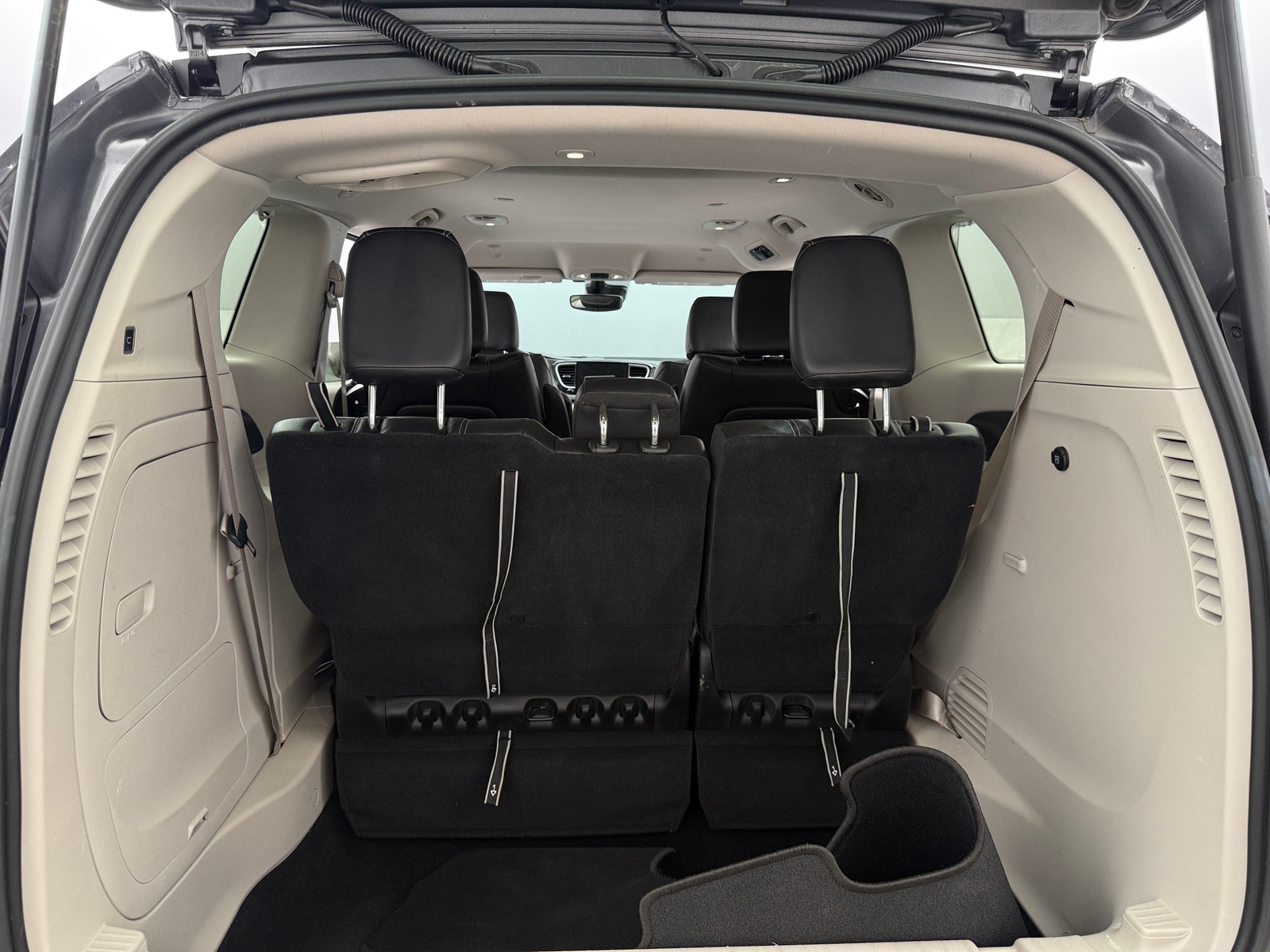 Thumbnail: 2022 Chrysler Pacifica - 6