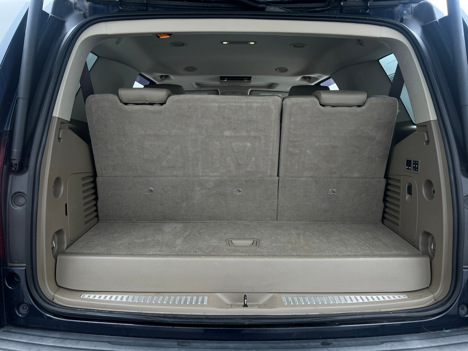 Thumbnail: 2017 Chevrolet Tahoe - 6