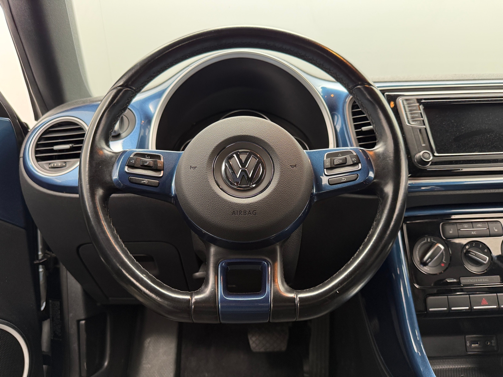 Thumbnail: 2017 Volkswagen Beetle - 5