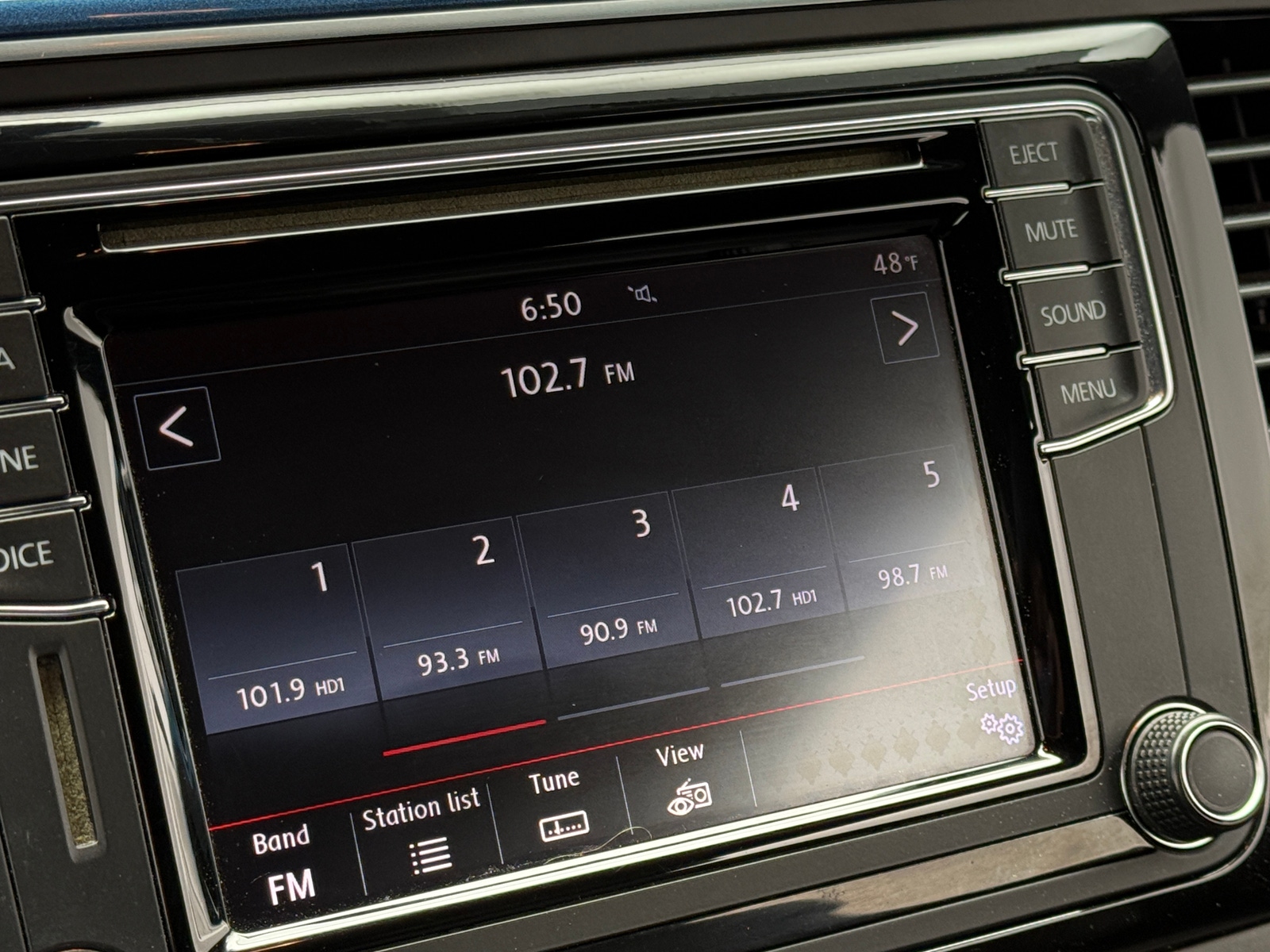 Thumbnail: 2017 Volkswagen Beetle - 4