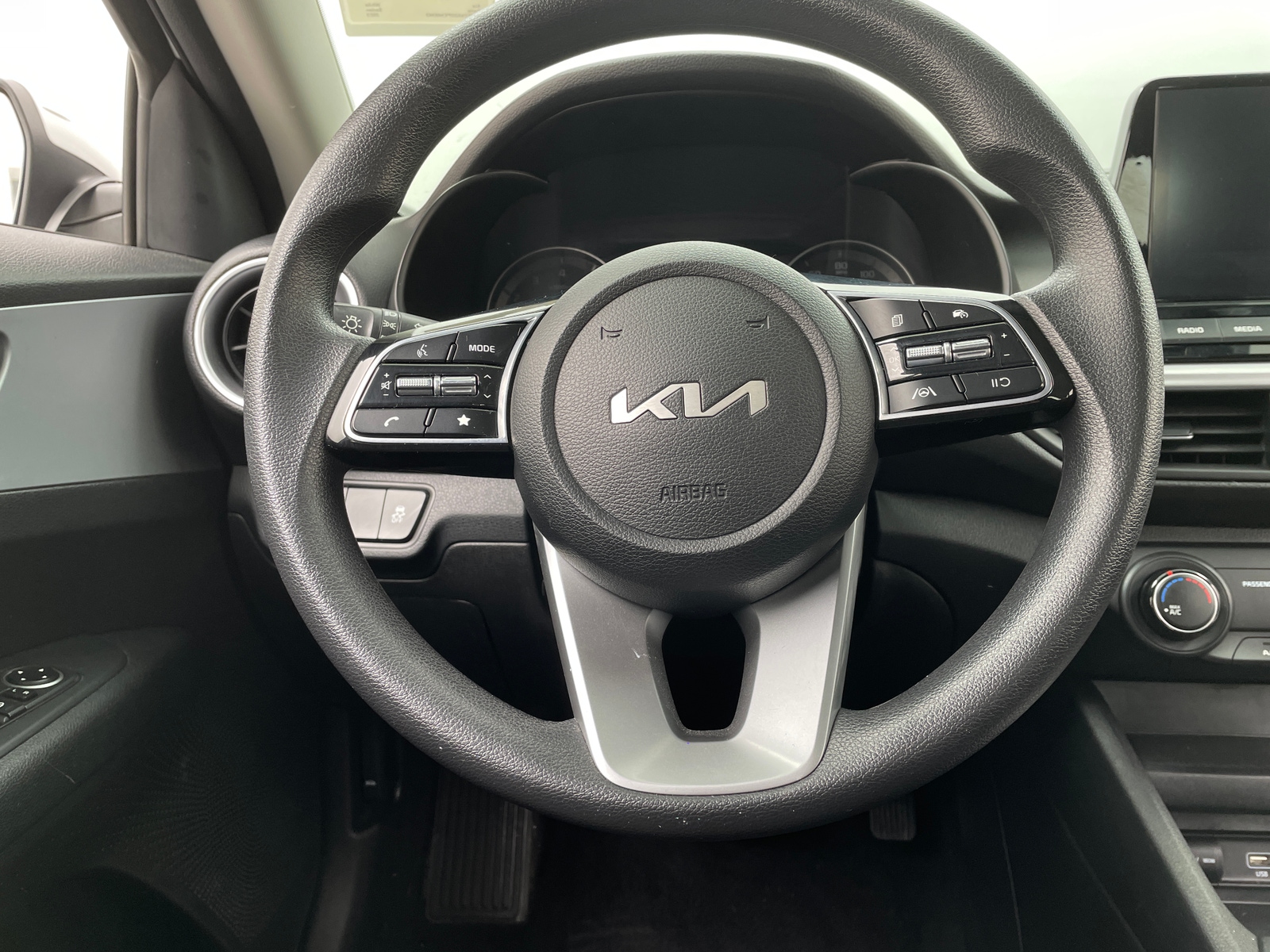 Thumbnail: 2023 Kia Forte - 5