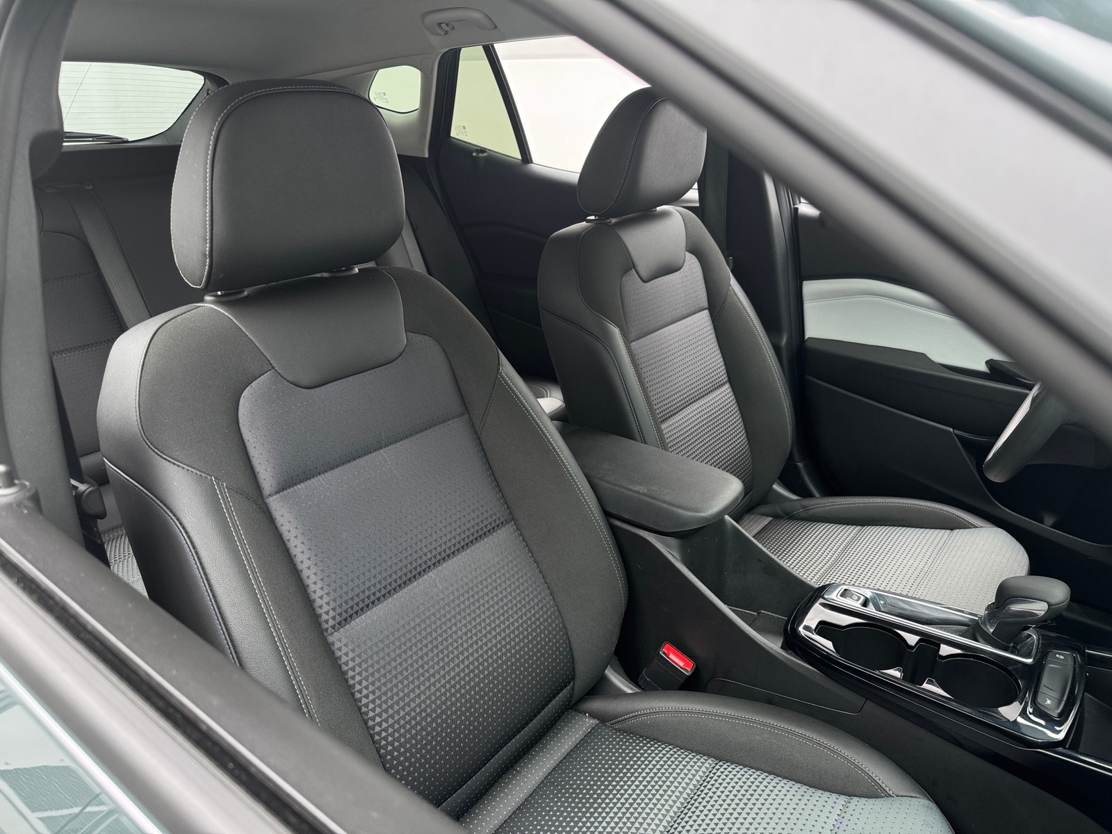 Thumbnail: 2025 Chevrolet Trax - 2