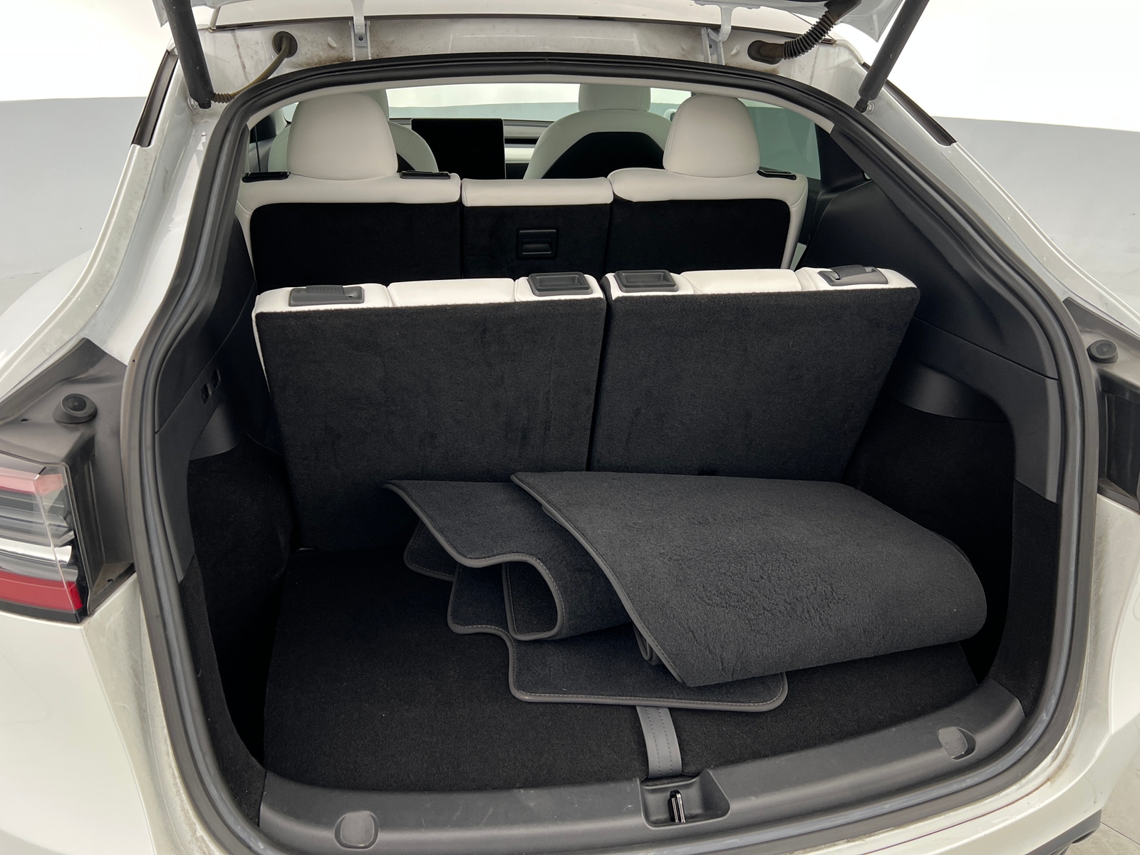 Thumbnail: 2022 Tesla Model Y - 6