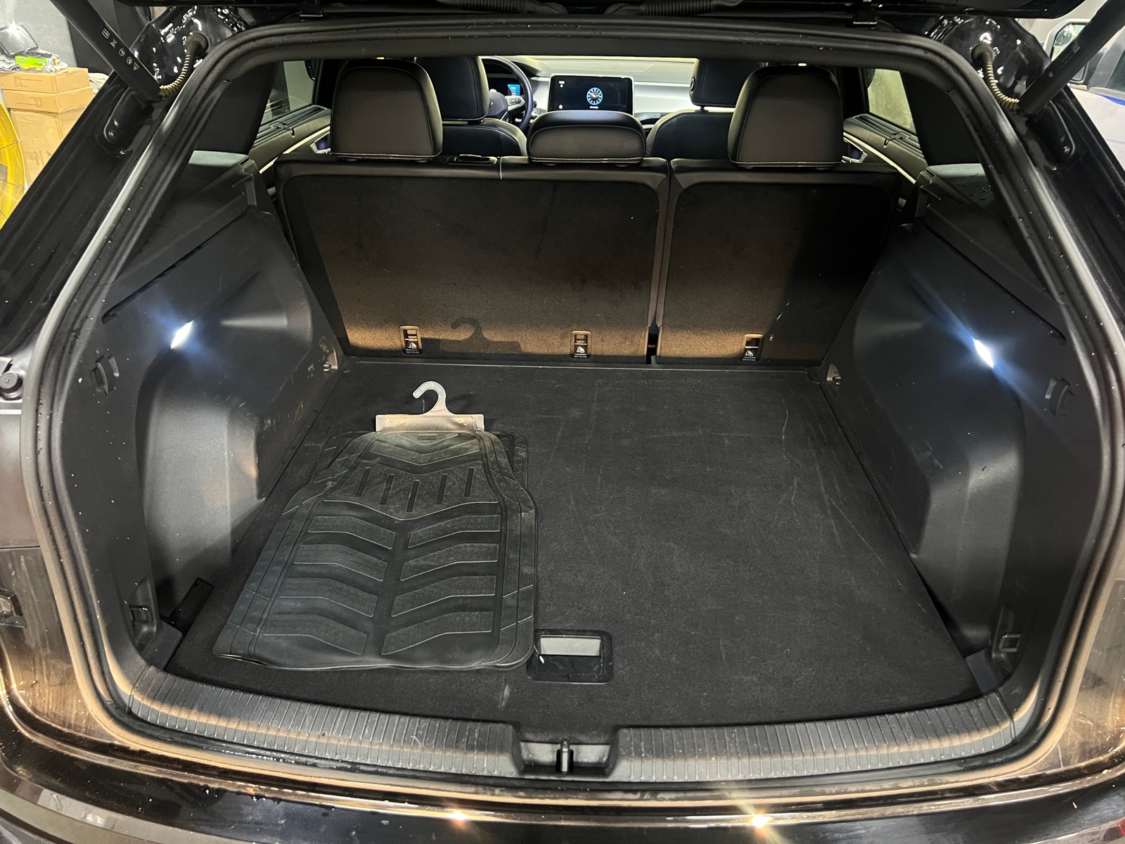 Thumbnail: 2025 Volkswagen Atlas - 6