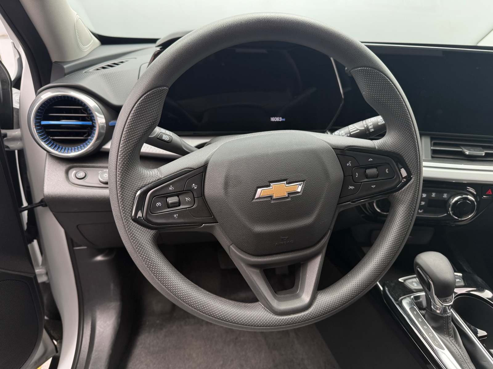 Thumbnail: 2025 Chevrolet Trax - 5