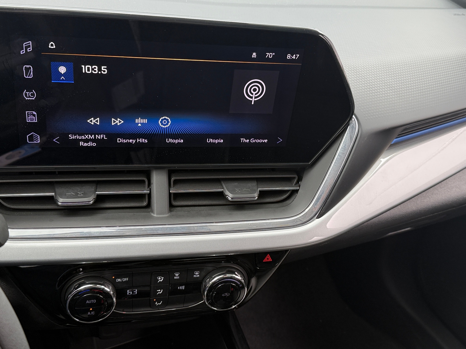 Thumbnail: 2025 Chevrolet Trax - 4