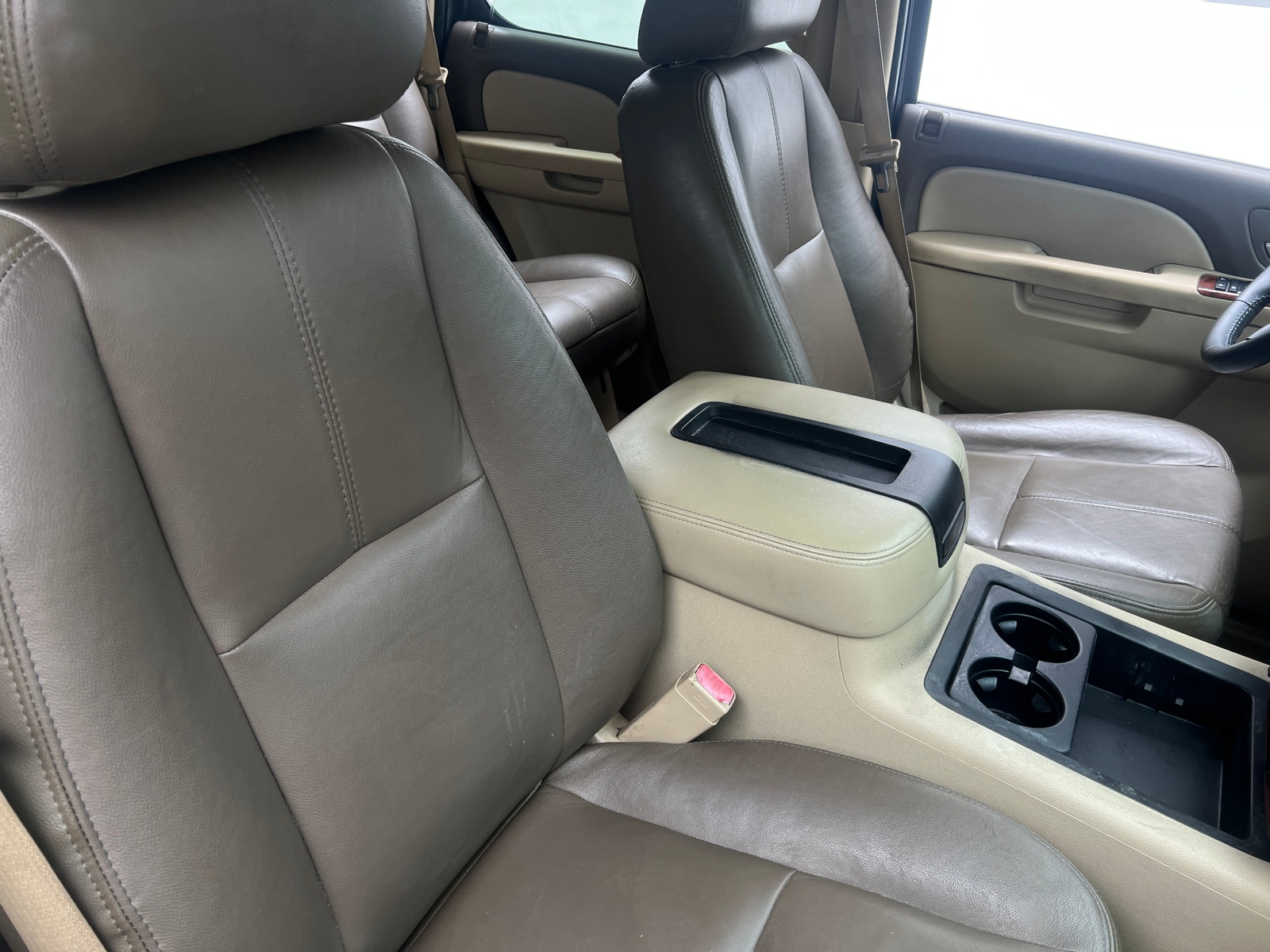 Thumbnail: 2013 Chevrolet Tahoe - 2