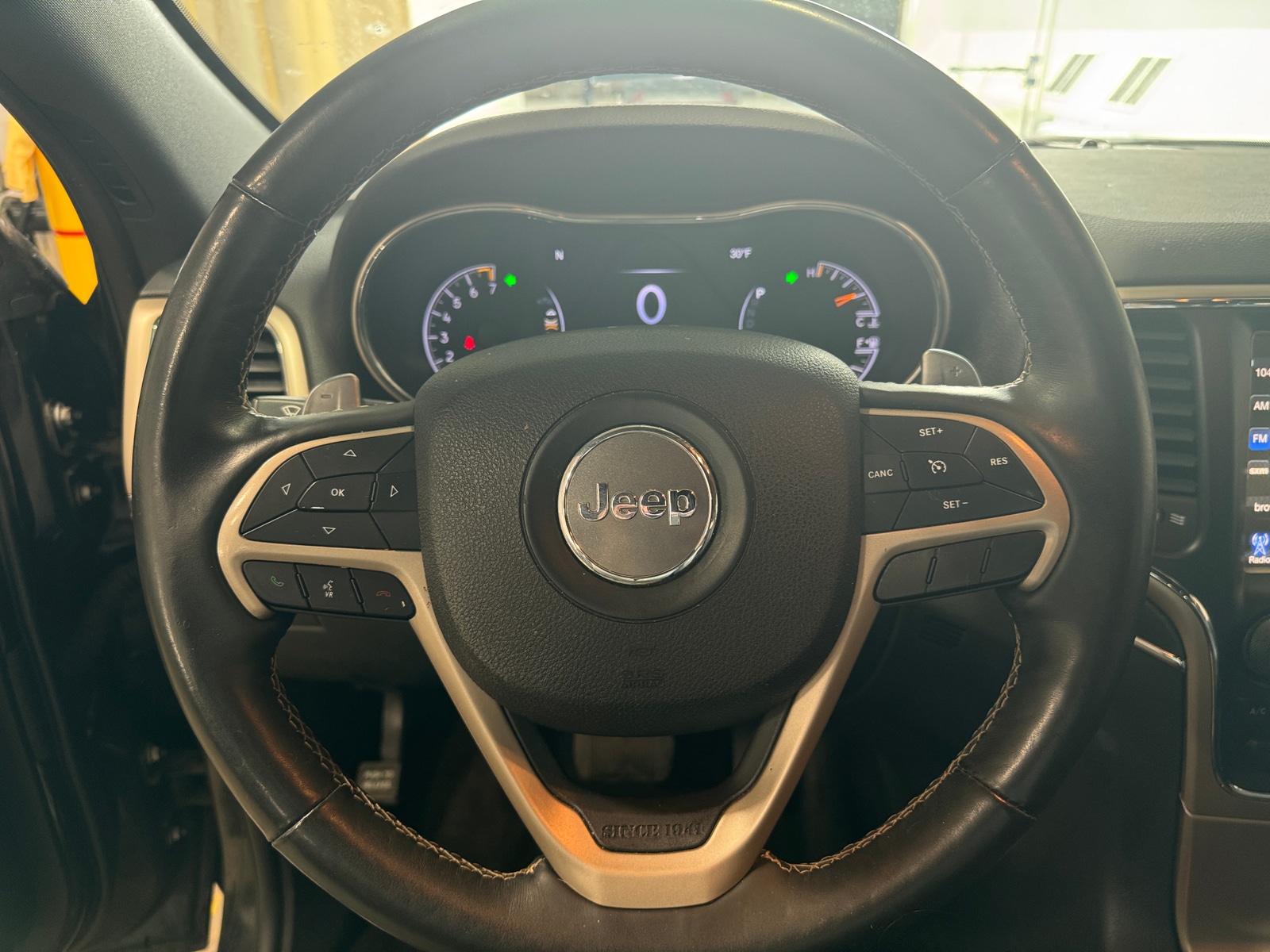 Thumbnail: 2017 Jeep Grand Cherokee - 4