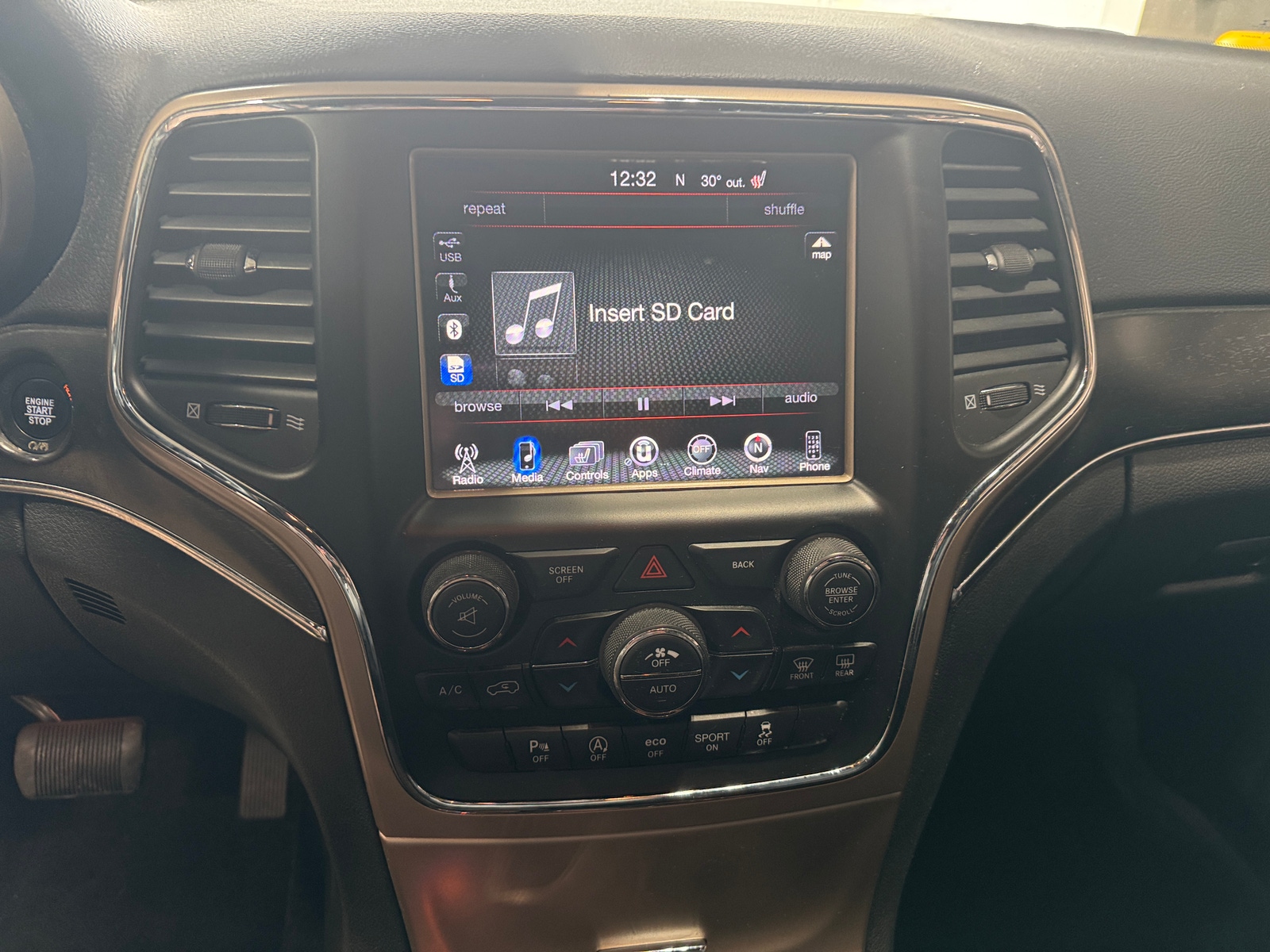 Thumbnail: 2017 Jeep Grand Cherokee - 3