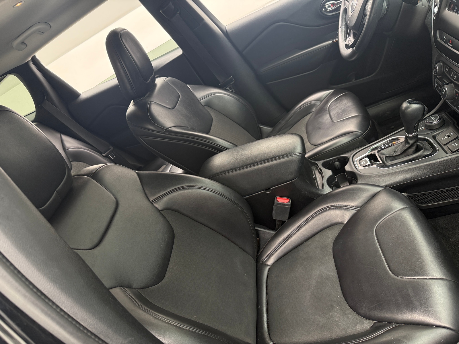 Thumbnail: 2019 Jeep Cherokee - 2