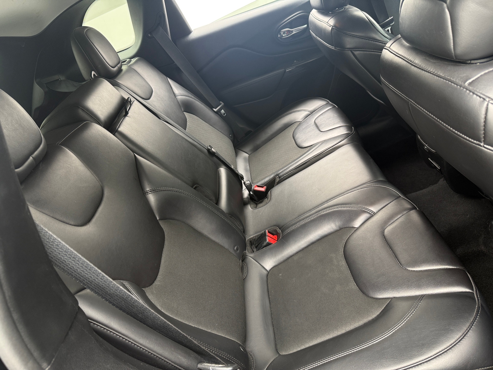 Thumbnail: 2019 Jeep Cherokee - 6