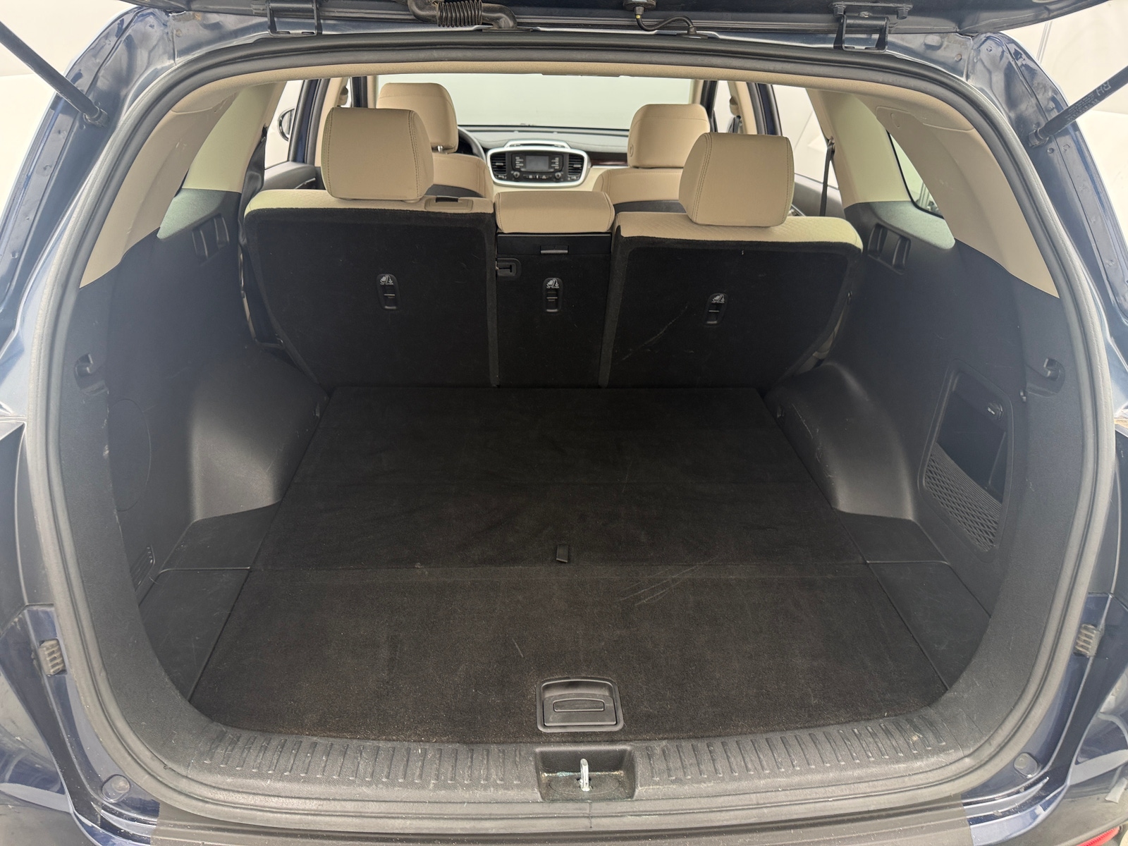 Thumbnail: 2017 Kia Sorento - 7