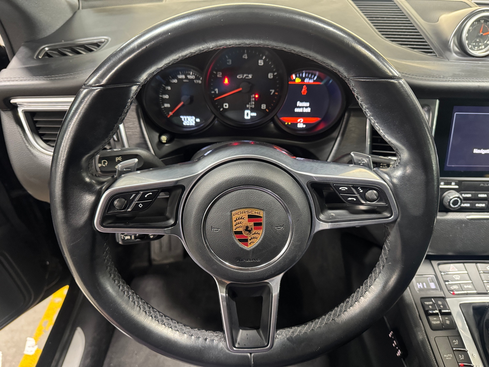 Thumbnail: 2018 Porsche Macan - 4