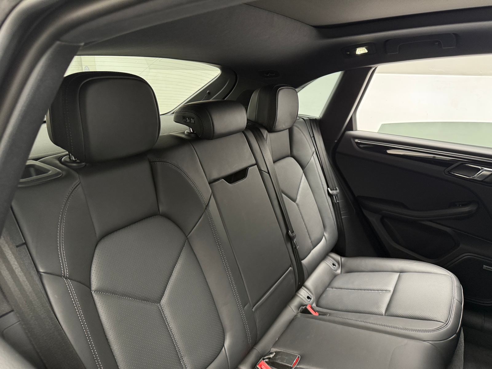 Thumbnail: 2022 Porsche Macan - 5