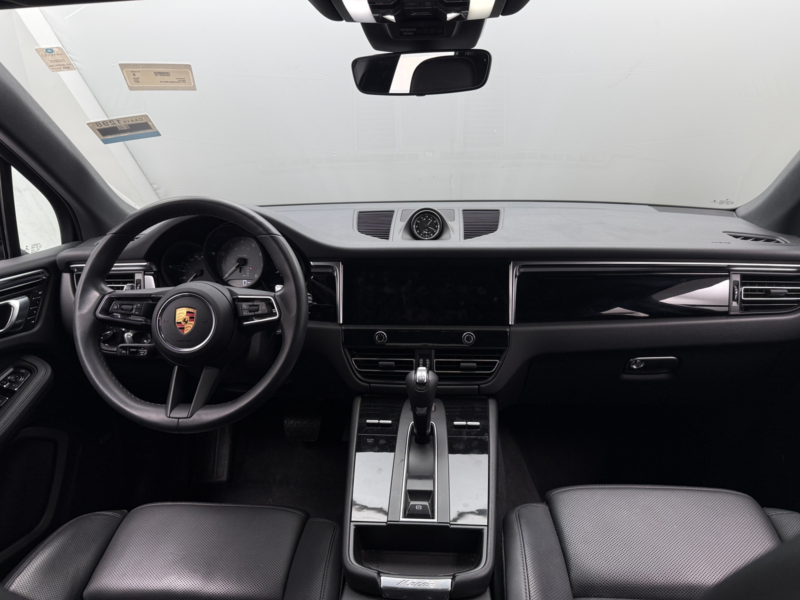 Thumbnail: 2022 Porsche Macan - 2