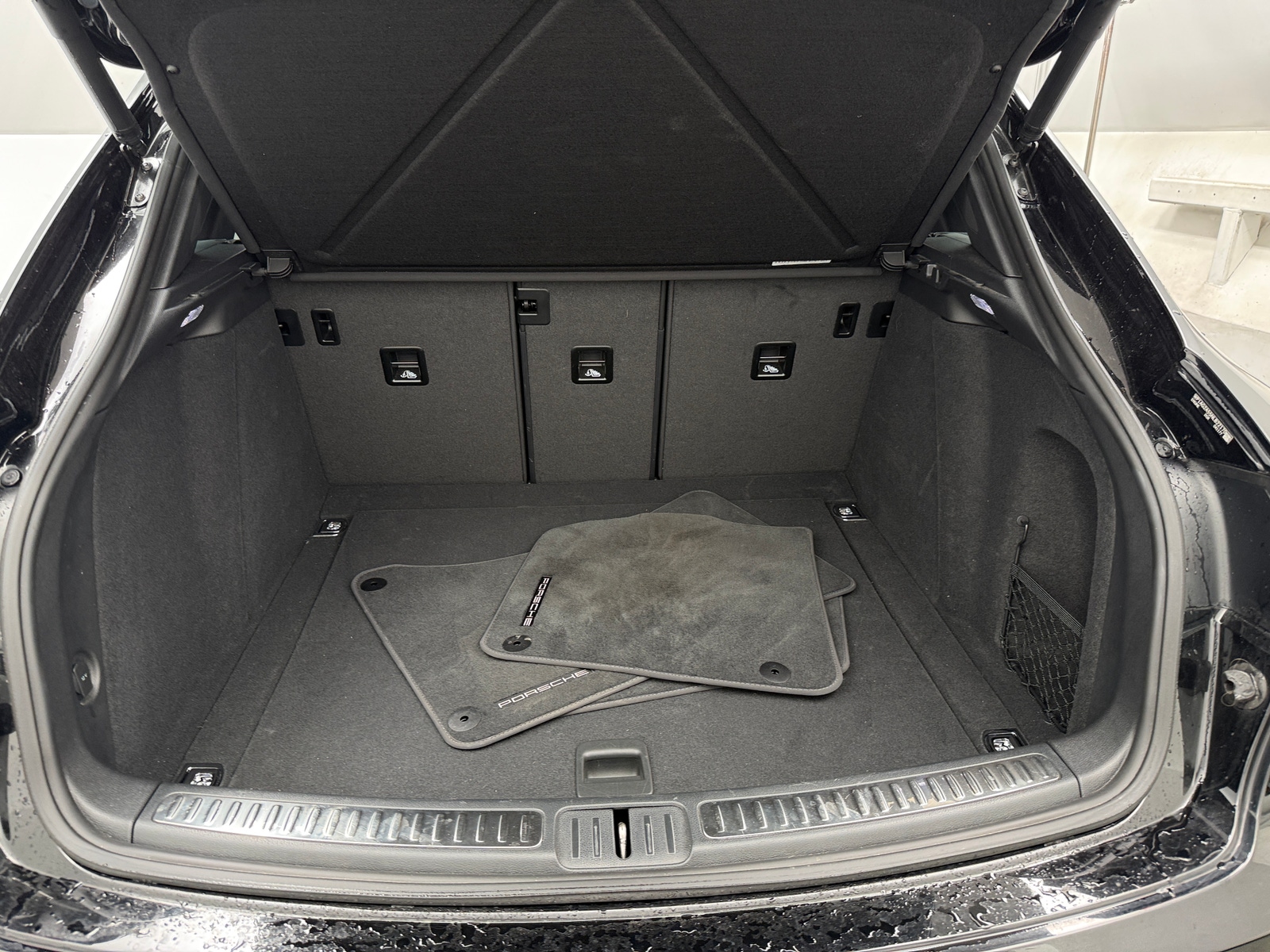 Thumbnail: 2022 Porsche Macan - 6