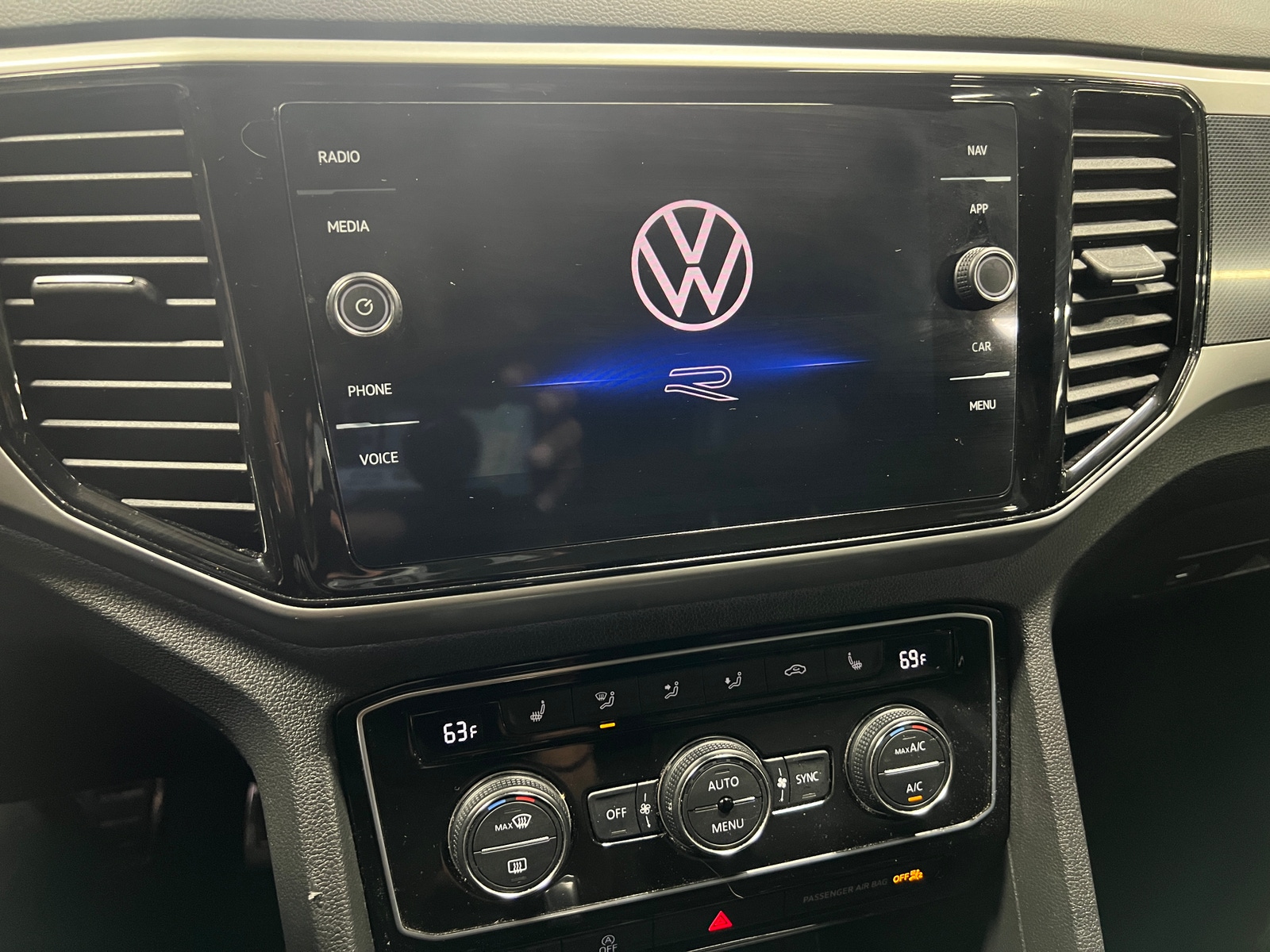 Thumbnail: 2023 Volkswagen Atlas - 3