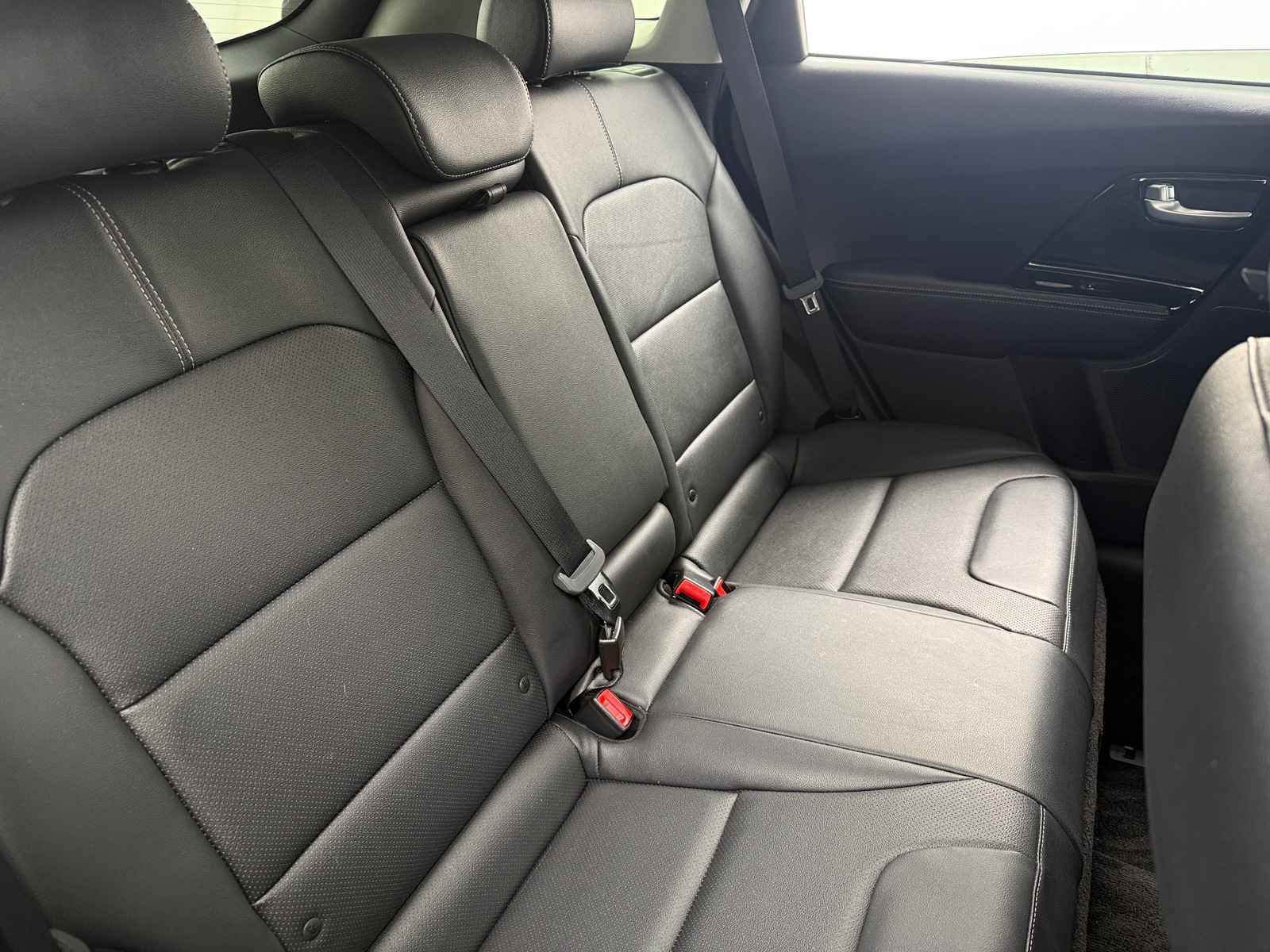 Thumbnail: 2022 Kia Niro - 5