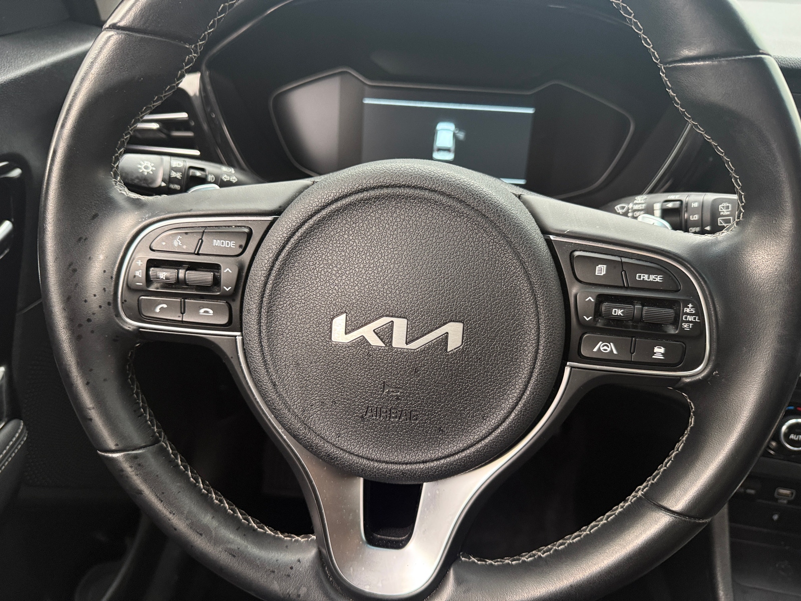 Thumbnail: 2022 Kia Niro - 4