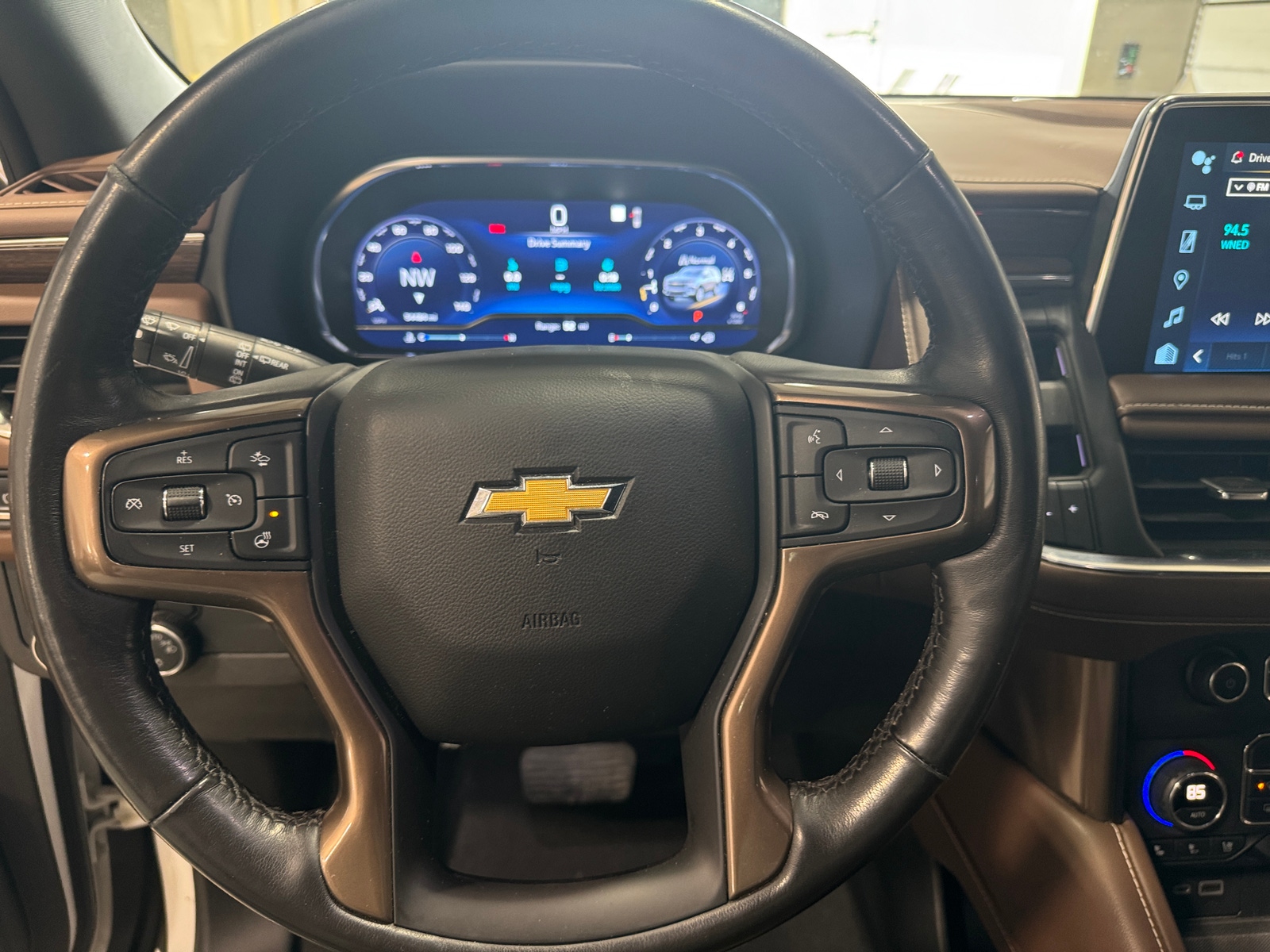 Thumbnail: 2022 Chevrolet Tahoe - 4