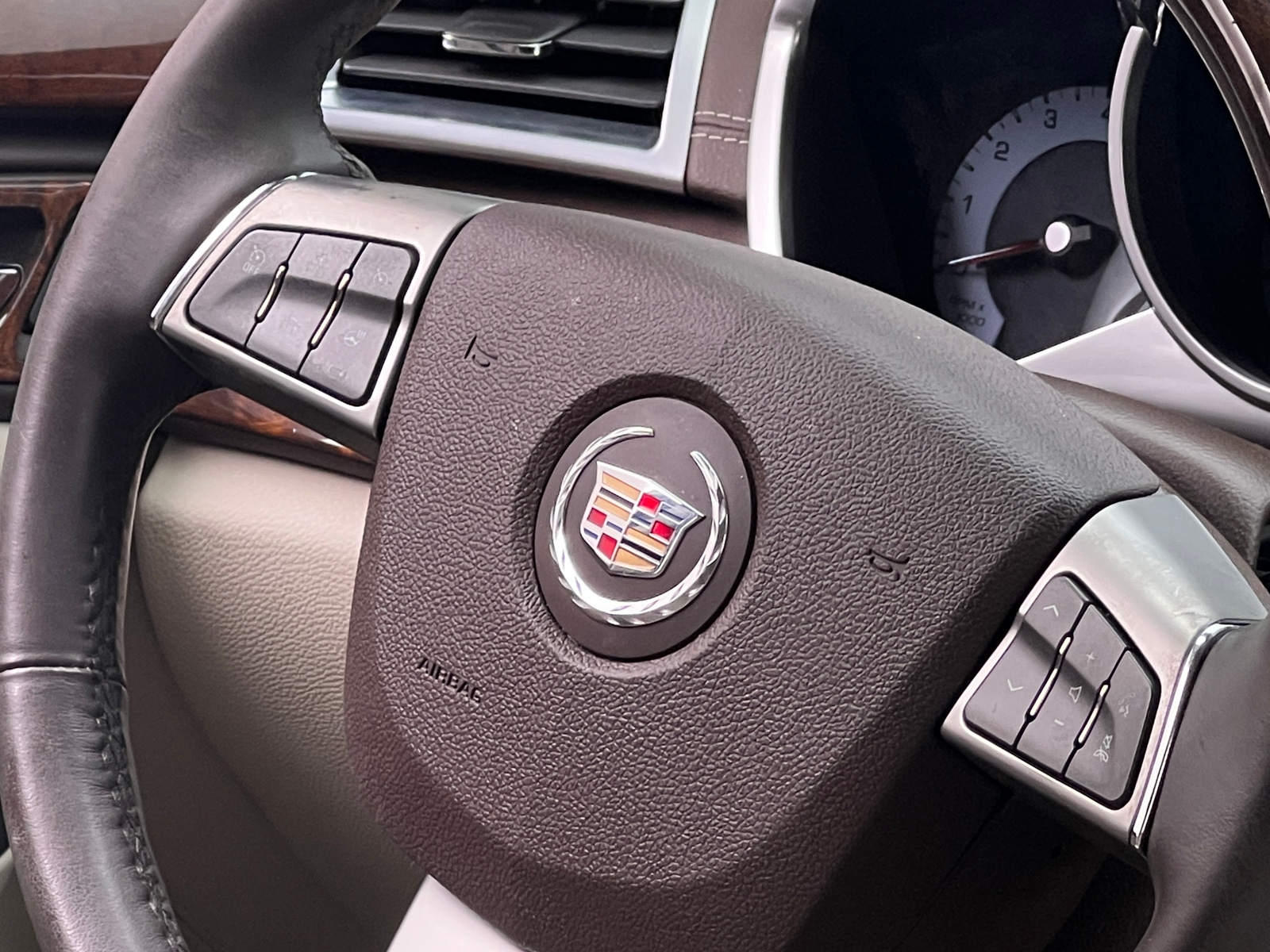 Thumbnail: 2012 Cadillac SRX - 4