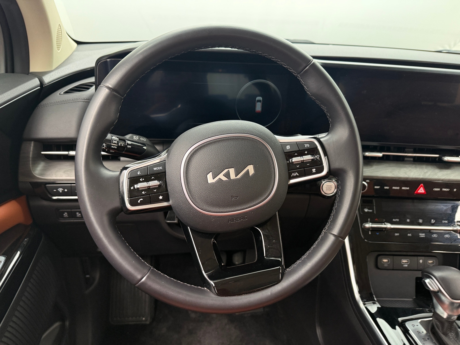 Thumbnail: 2024 Kia Carnival - 4