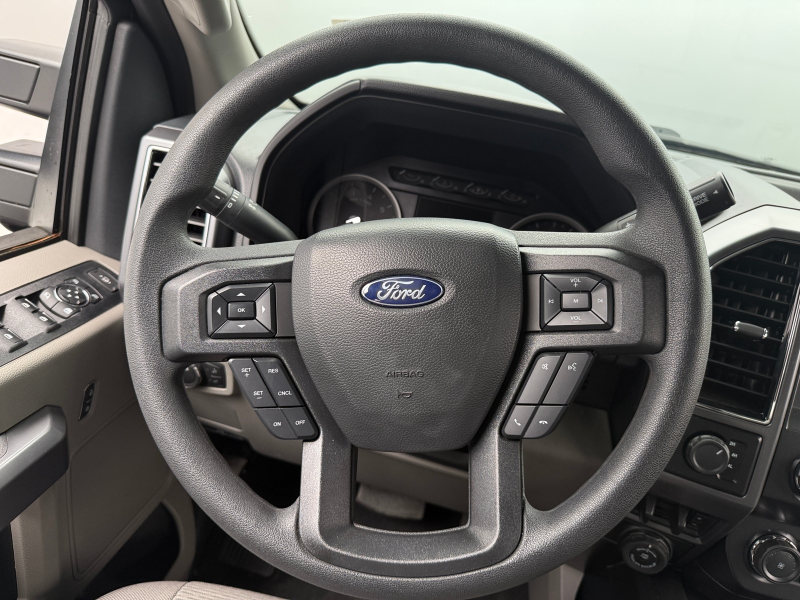 Thumbnail: 2022 Ford Econoline - 5