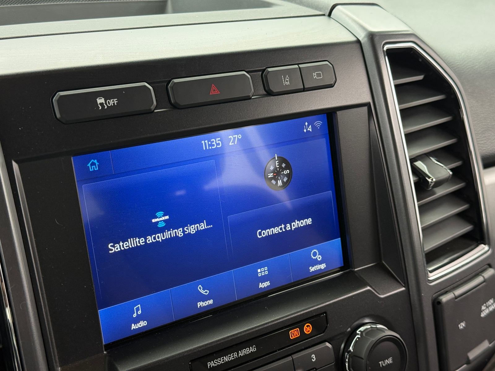 Thumbnail: 2022 Ford Econoline - 4