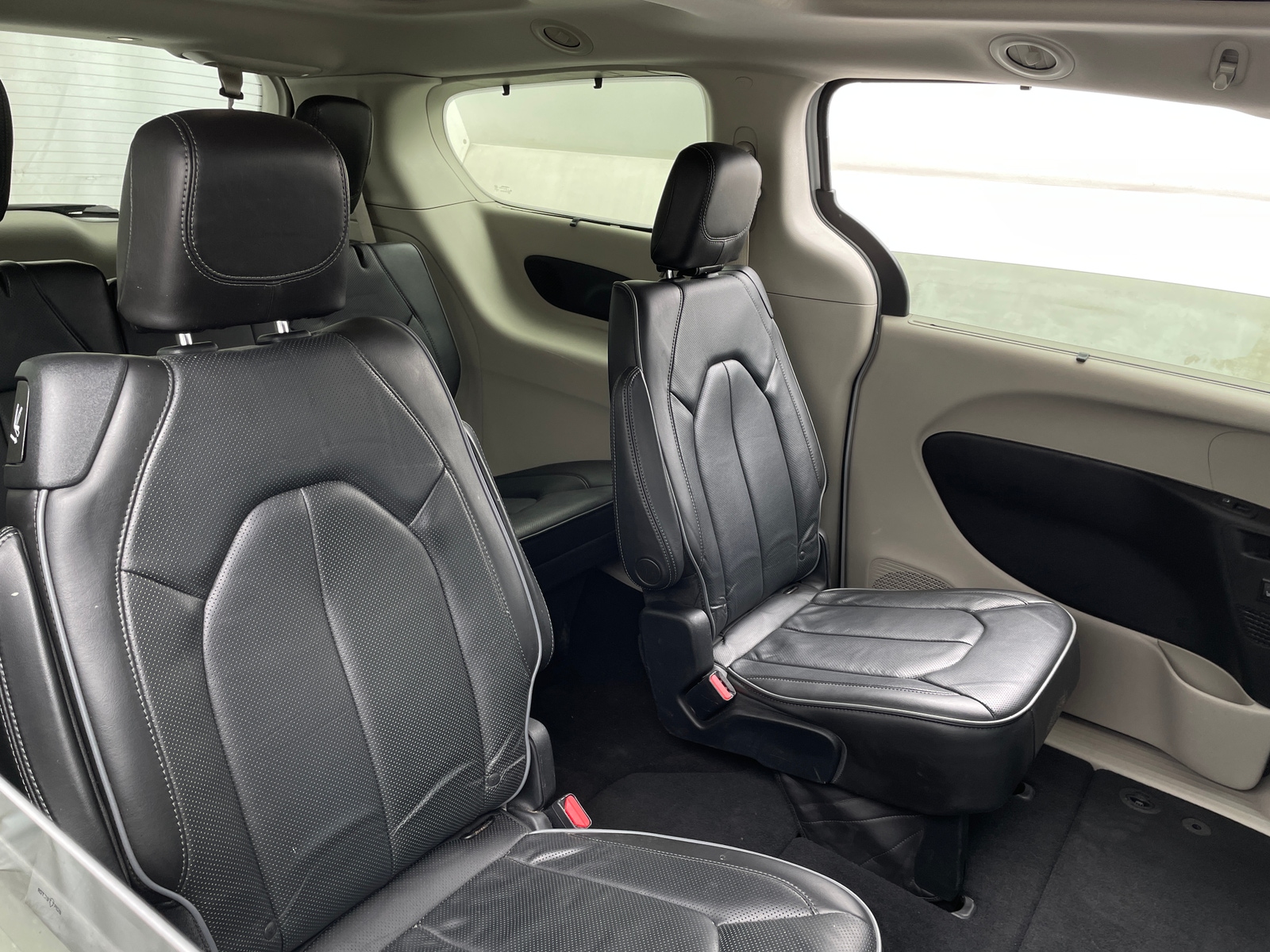 Thumbnail: 2020 Chrysler Pacifica - 5