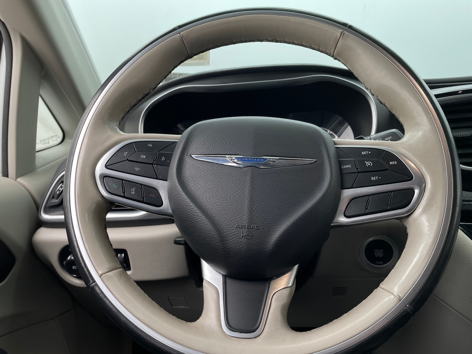 Thumbnail: 2020 Chrysler Pacifica - 4