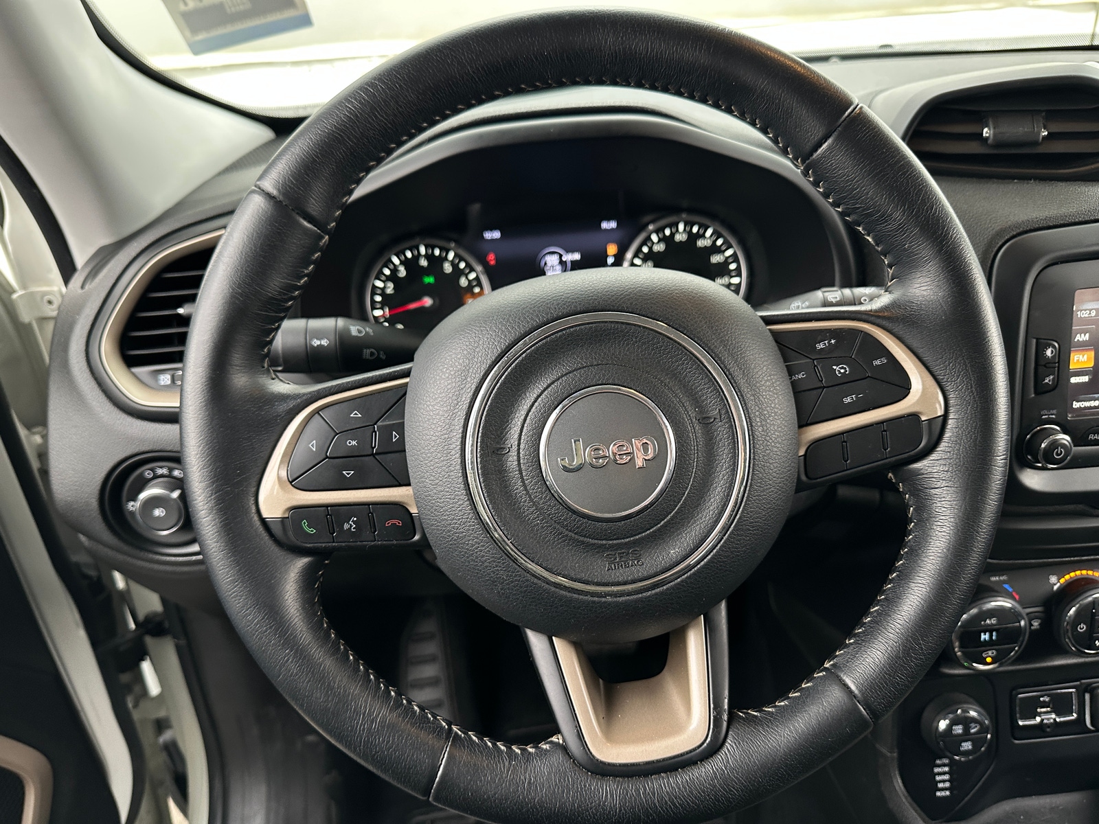 Thumbnail: 2017 Jeep Renegade - 4