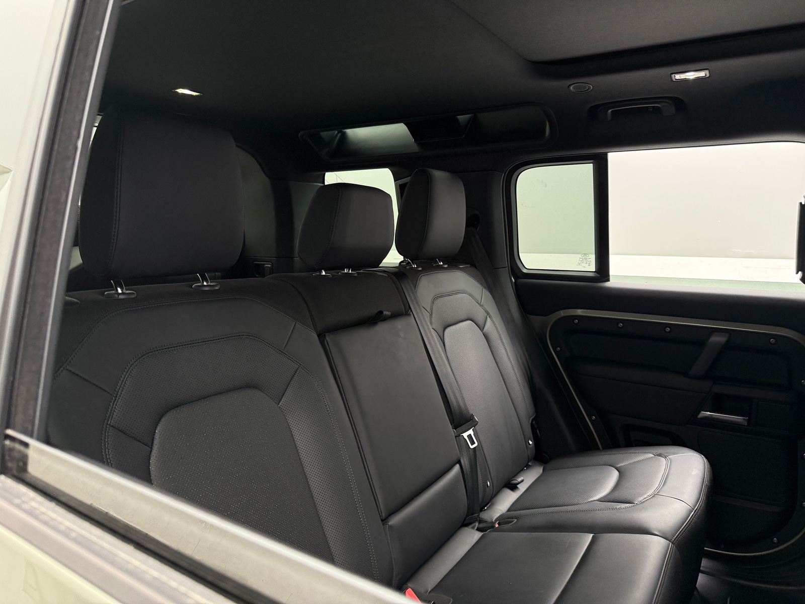 Thumbnail: 2025 Land Rover Defender - 5