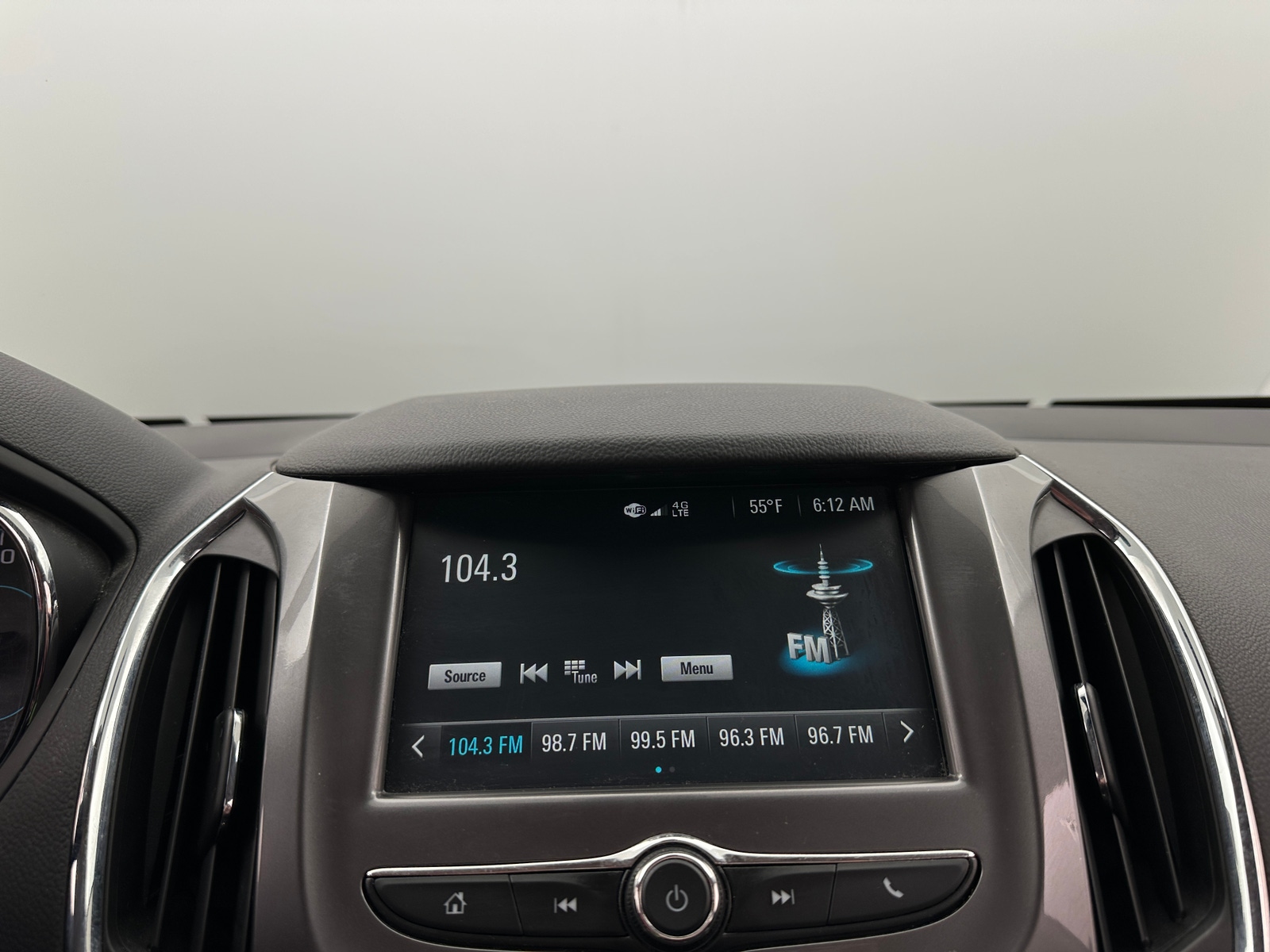 Thumbnail: 2017 Chevrolet Cruze - 4