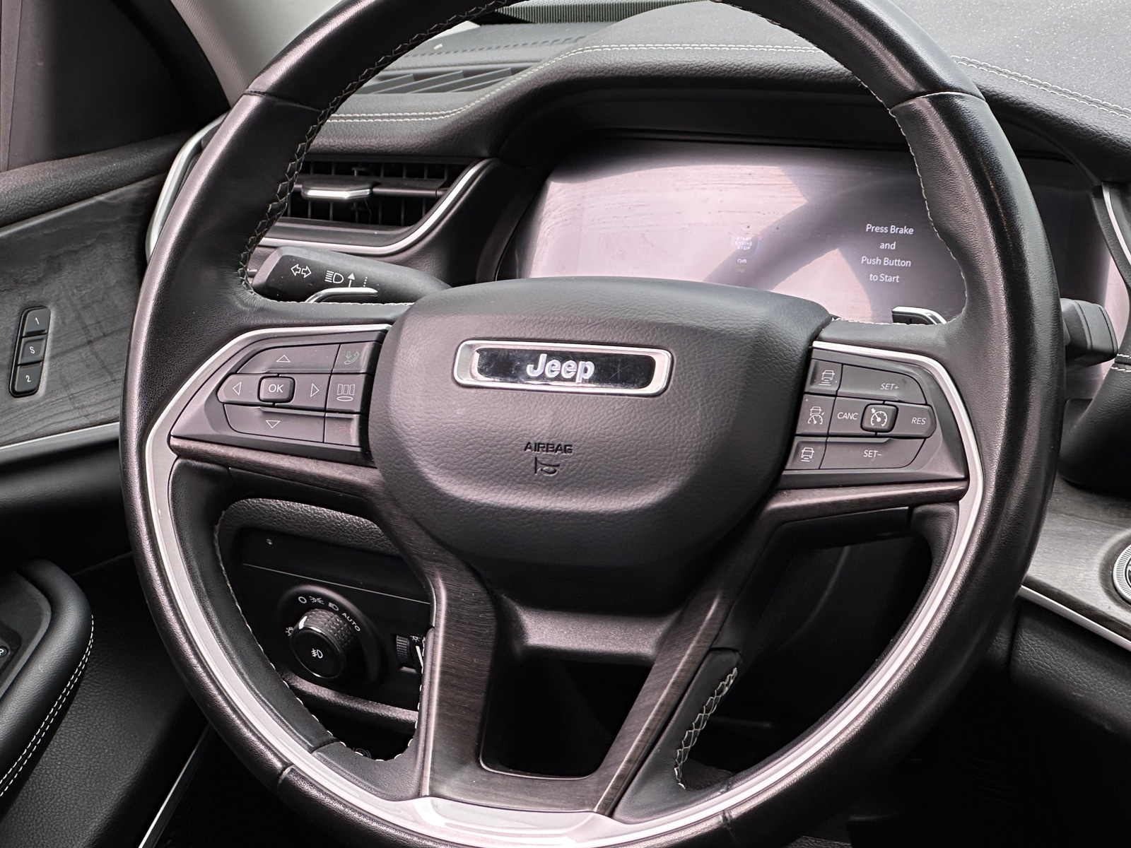 Thumbnail: 2022 Jeep Grand Cherokee L - 4