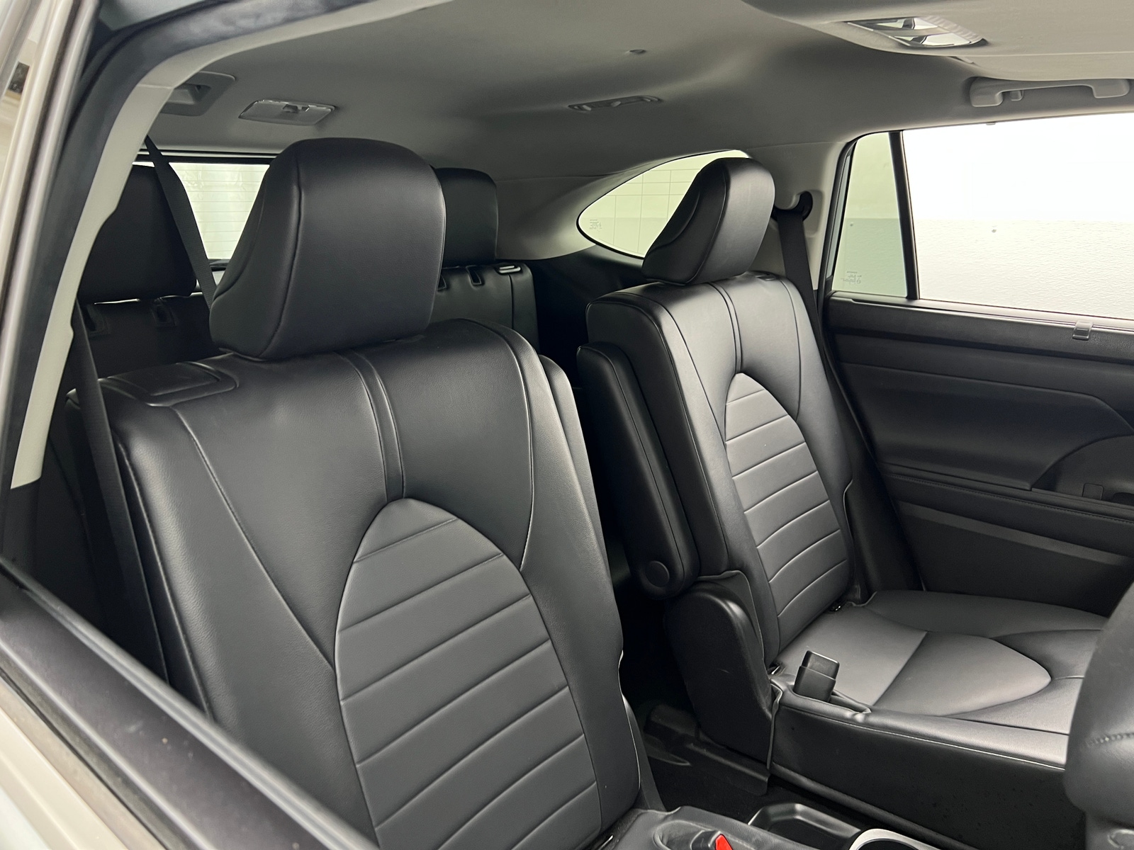 Thumbnail: 2022 Toyota Highlander - 5