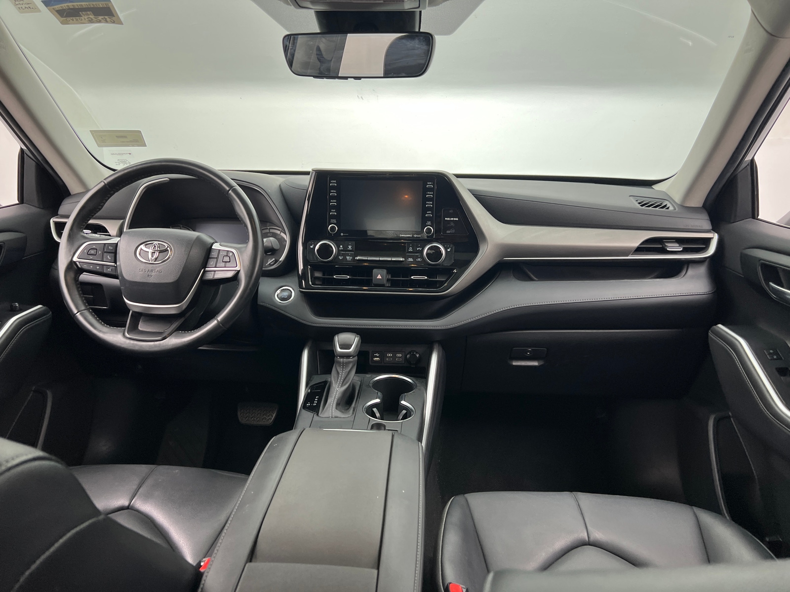 Thumbnail: 2022 Toyota Highlander - 2