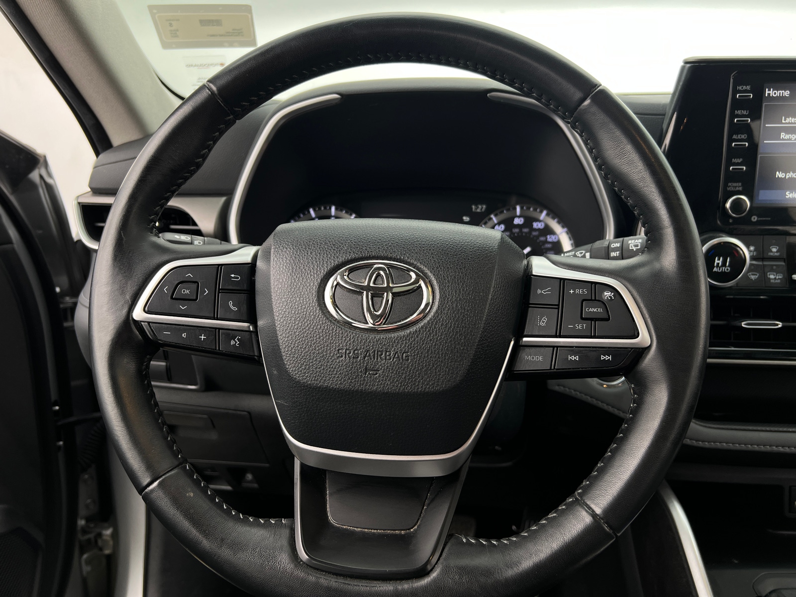 Thumbnail: 2022 Toyota Highlander - 4