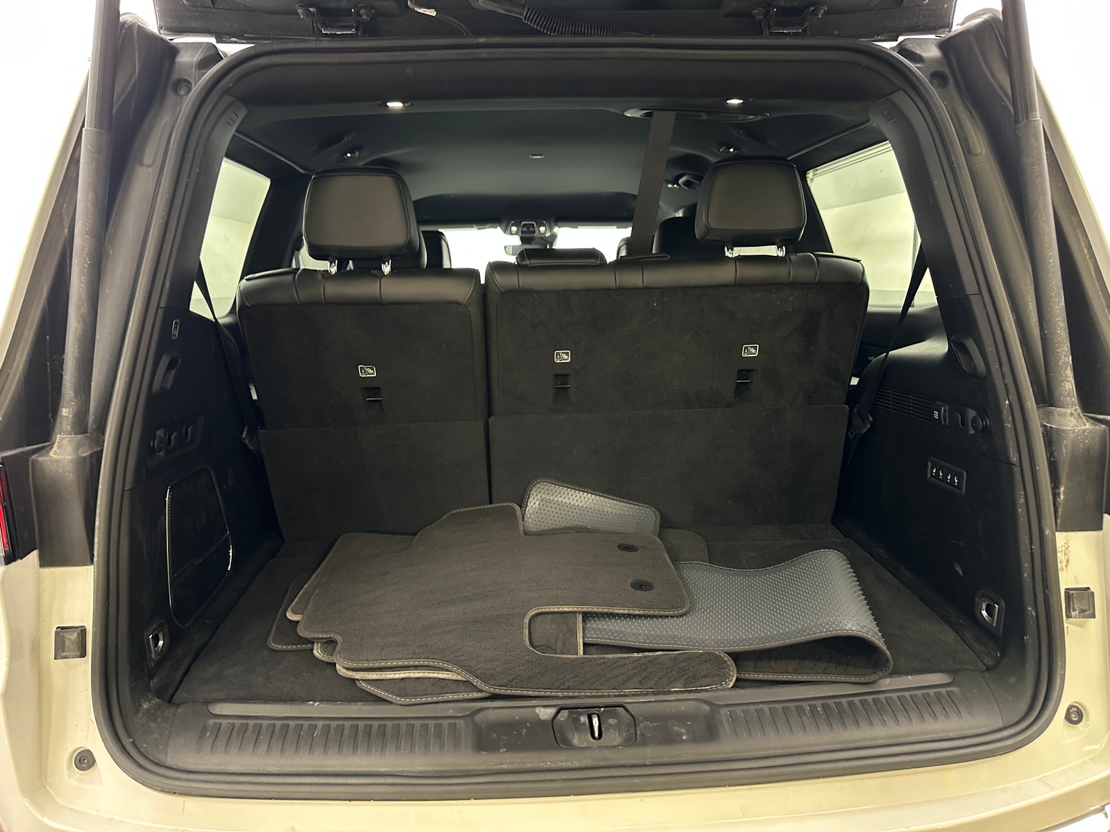 Thumbnail: 2025 Jeep Wagoneer - 6