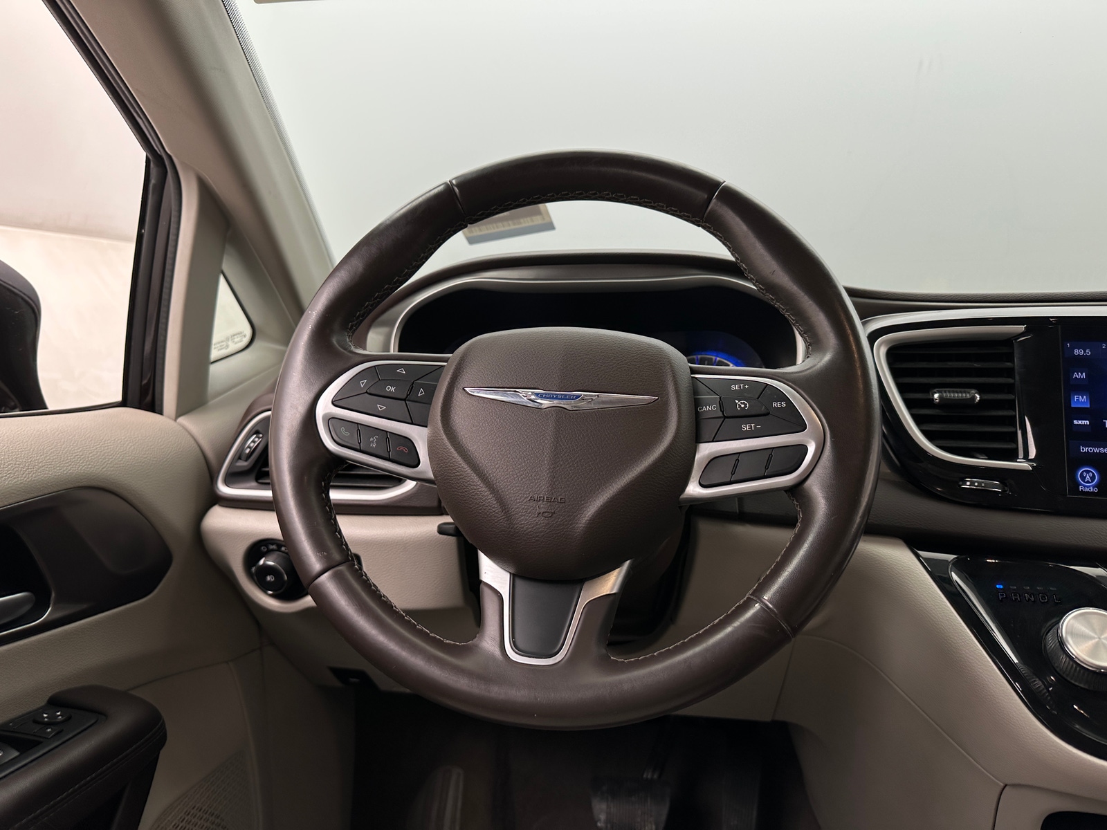 Thumbnail: 2017 Chrysler Pacifica - 4