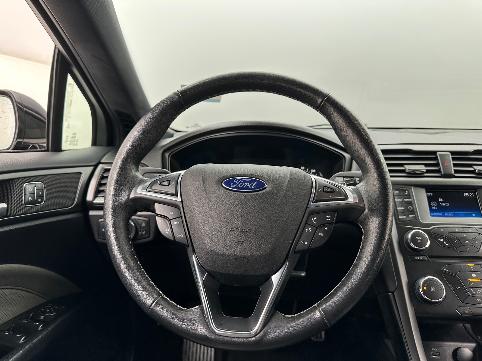 Thumbnail: 2017 Ford Fusion - 4