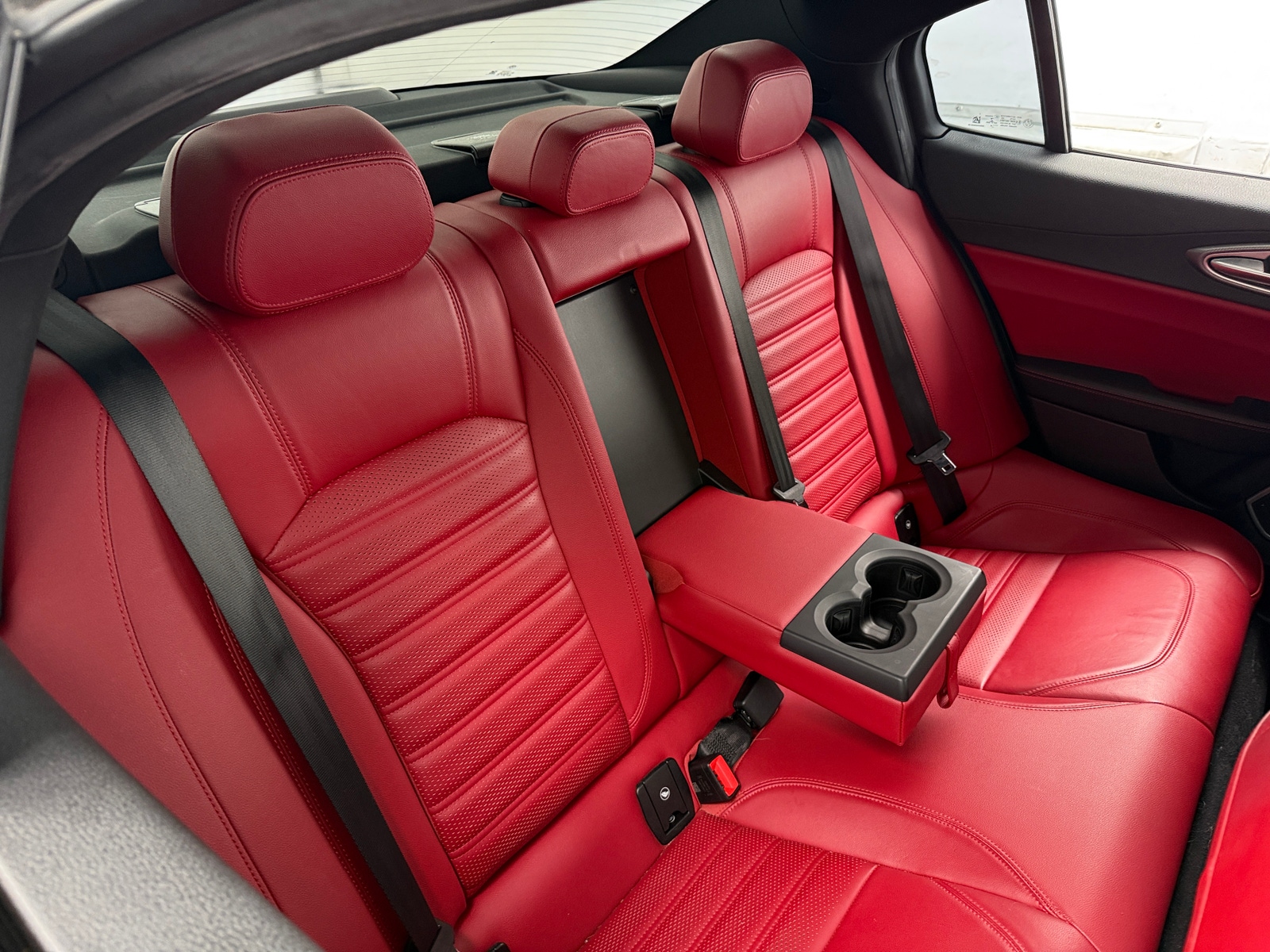 Thumbnail: 2020 Alfa Romeo Giulia - 5