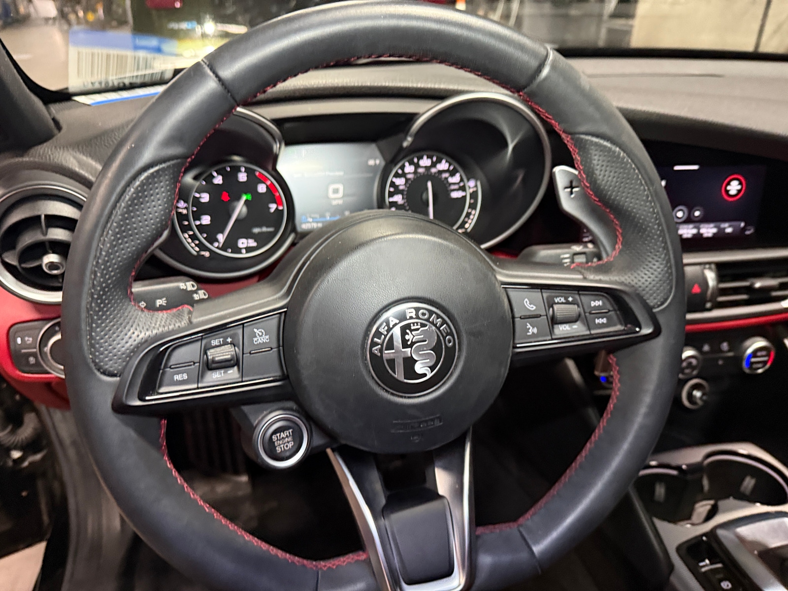 Thumbnail: 2020 Alfa Romeo Giulia - 4