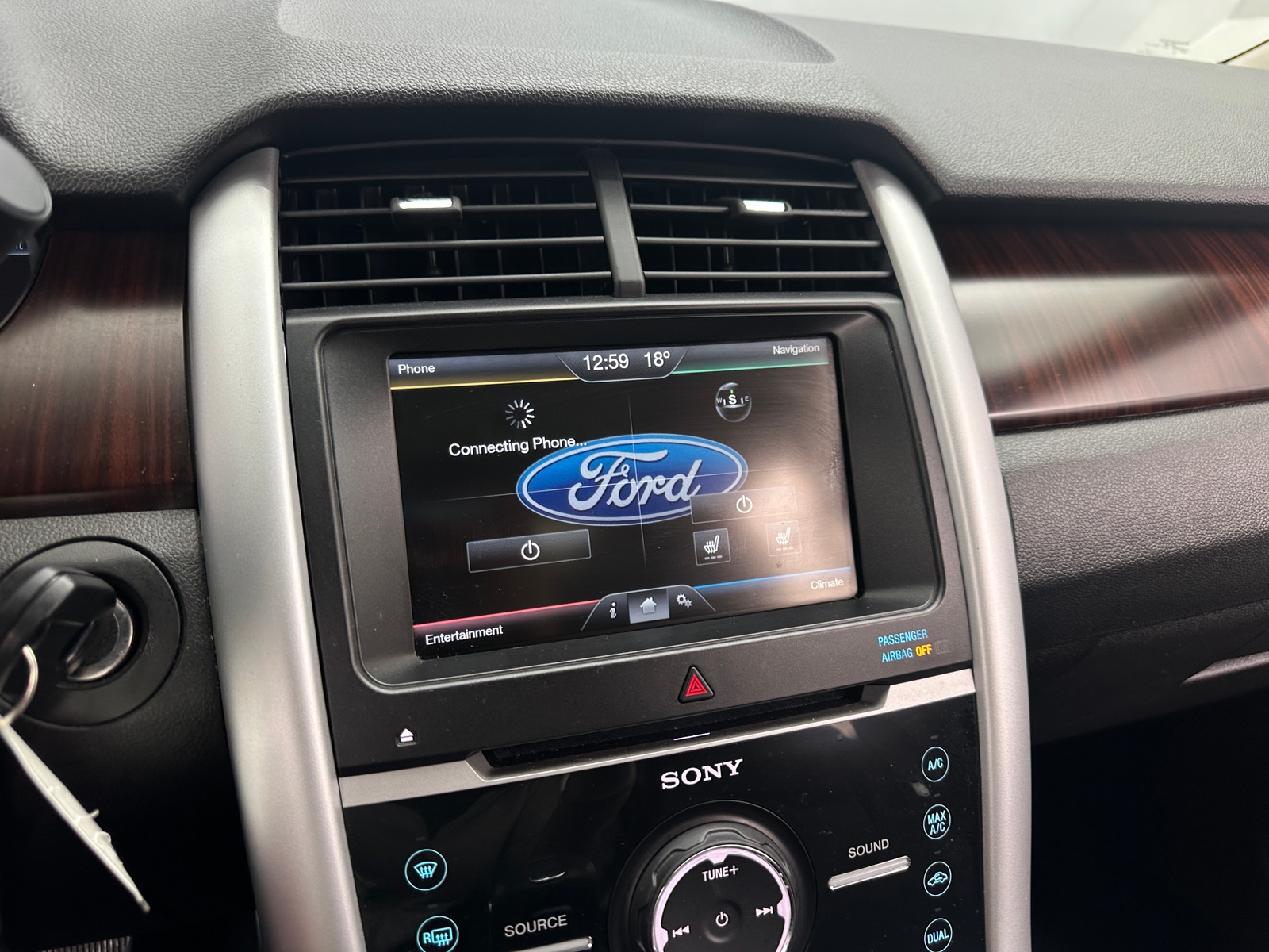 Thumbnail: 2014 Ford Edge - 3