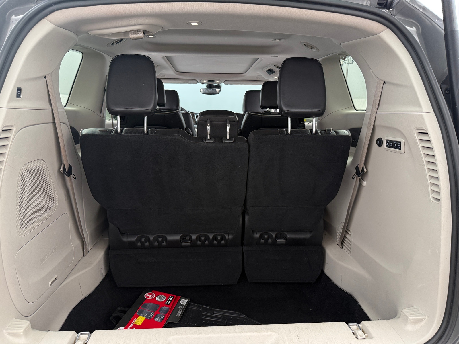 Thumbnail: 2022 Chrysler Pacifica - 6