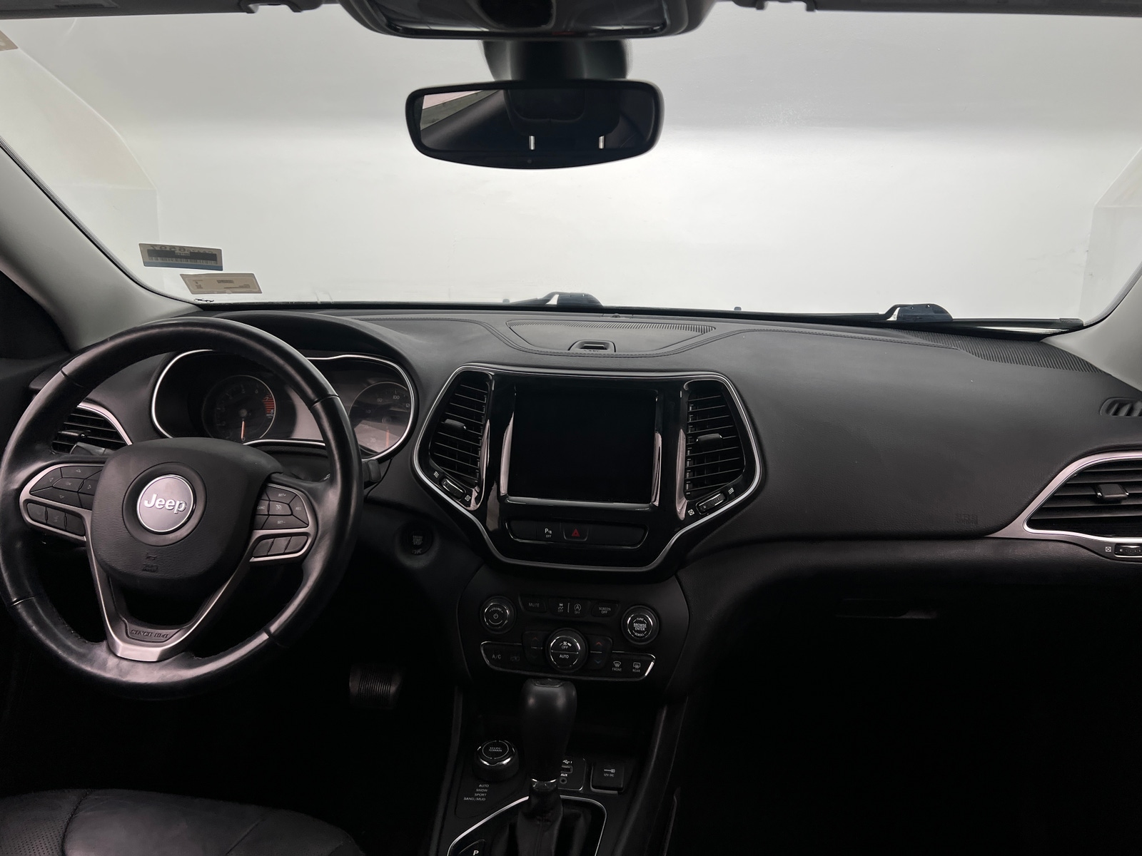 Thumbnail: 2019 Jeep Cherokee - 2