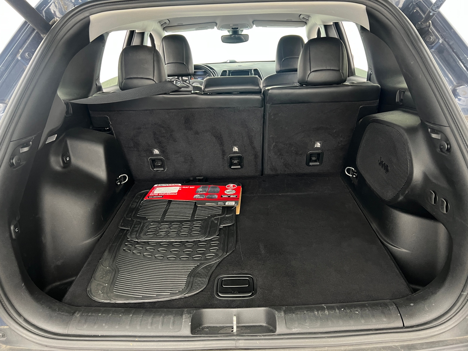 Thumbnail: 2019 Jeep Cherokee - 6