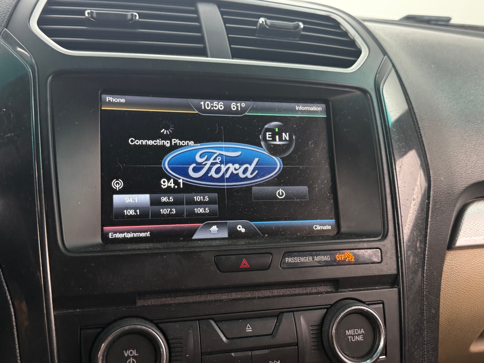 Thumbnail: 2016 Ford Explorer - 4