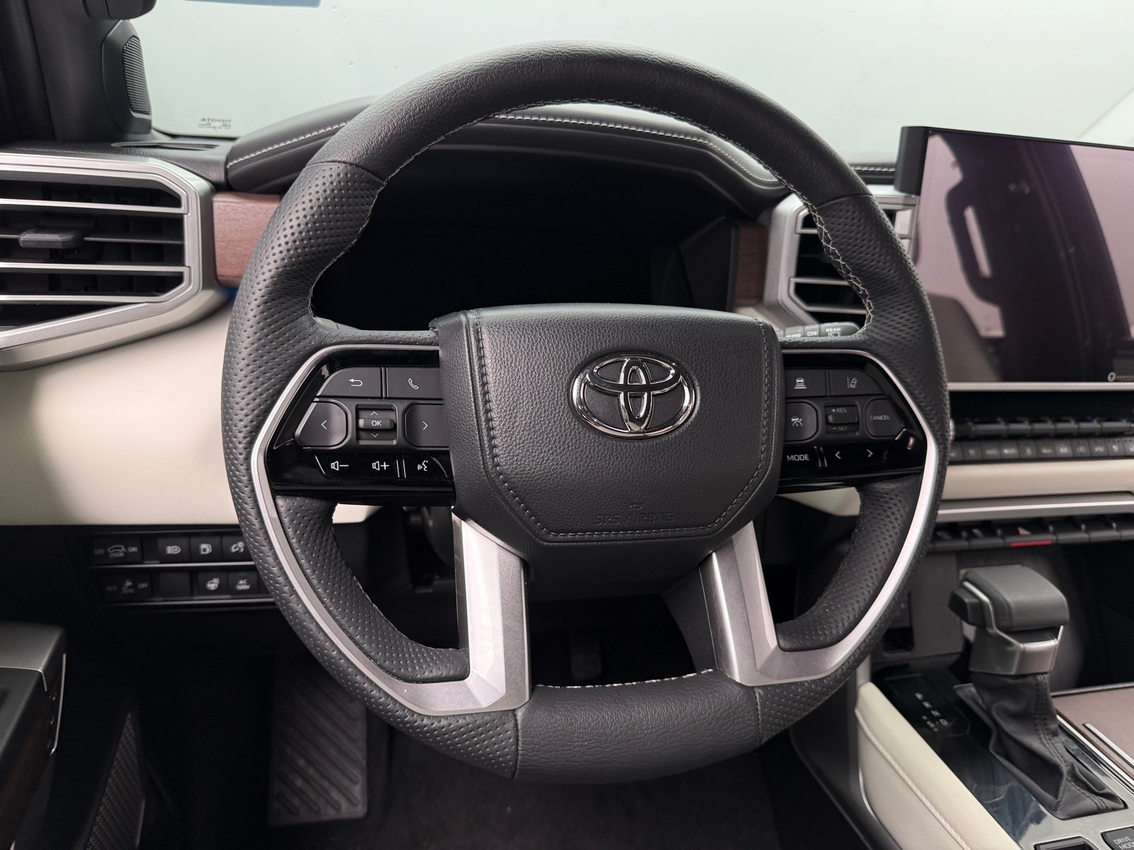 Thumbnail: 2023 Toyota Sequoia - 4