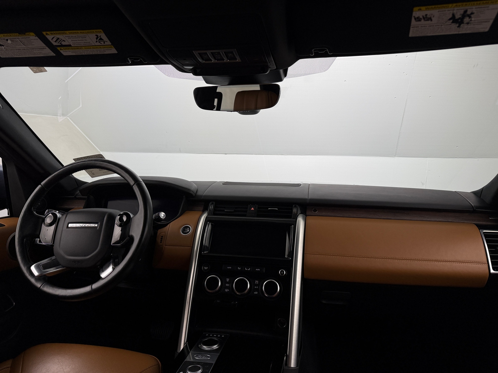 Thumbnail: 2020 Land Rover Discovery - 2